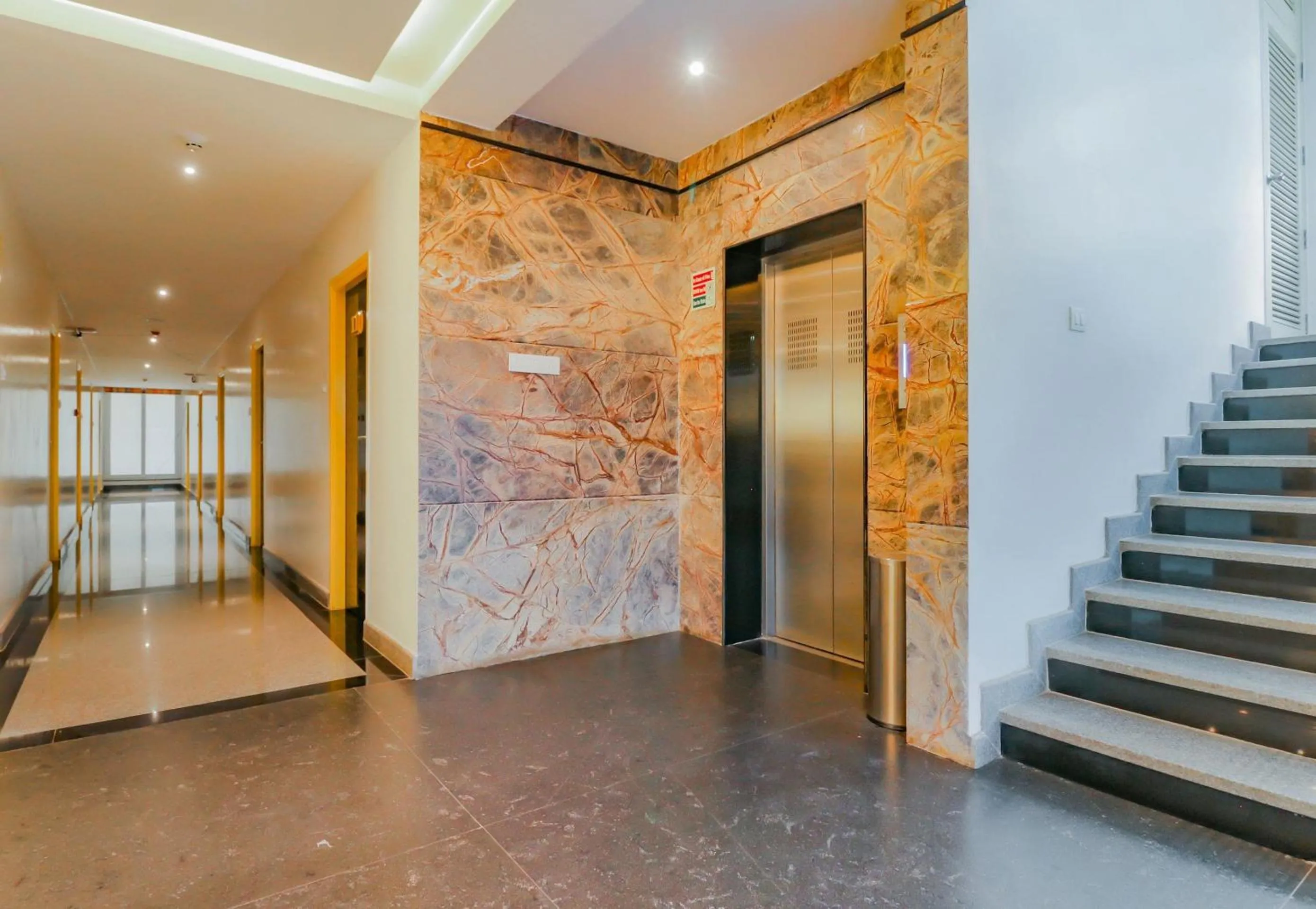 Lobby or reception in Capital O Royal Keys Near Brookfield Mall, AECS Layout