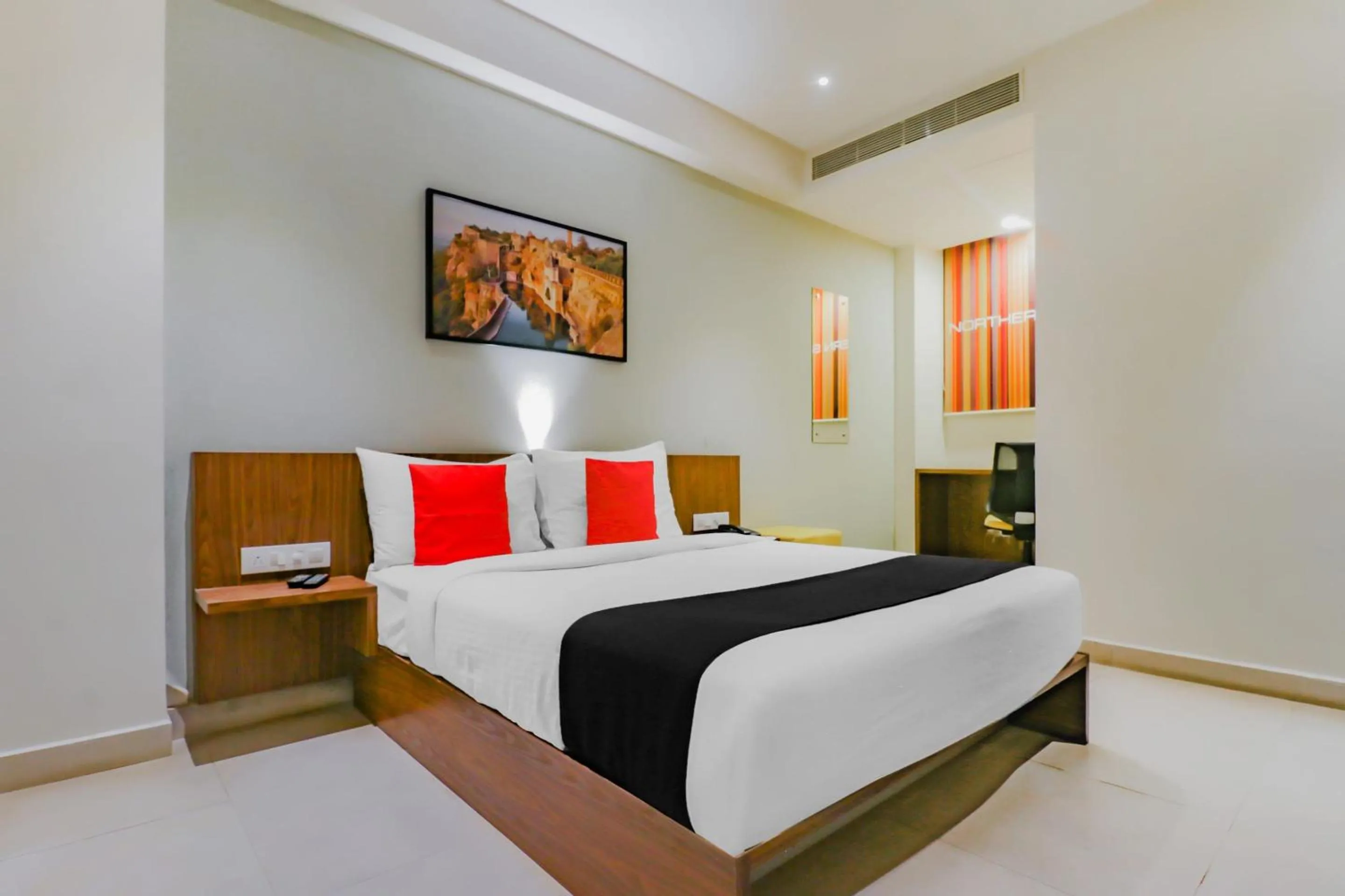 Bedroom in Capital O Royal Keys Near Brookfield Mall, AECS Layout