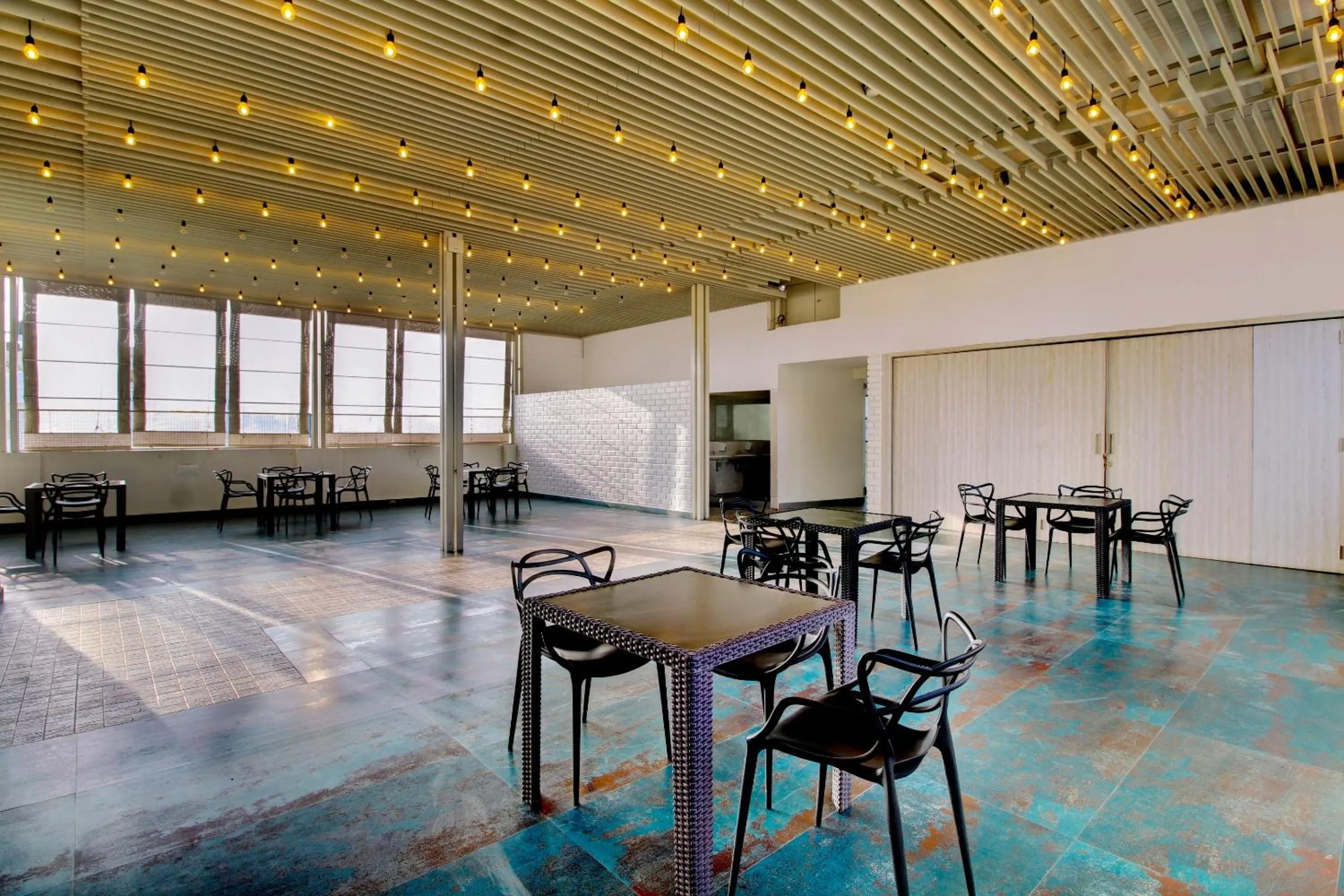 Restaurant/places to eat in Capital O Royal Keys Near Brookfield Mall, AECS Layout