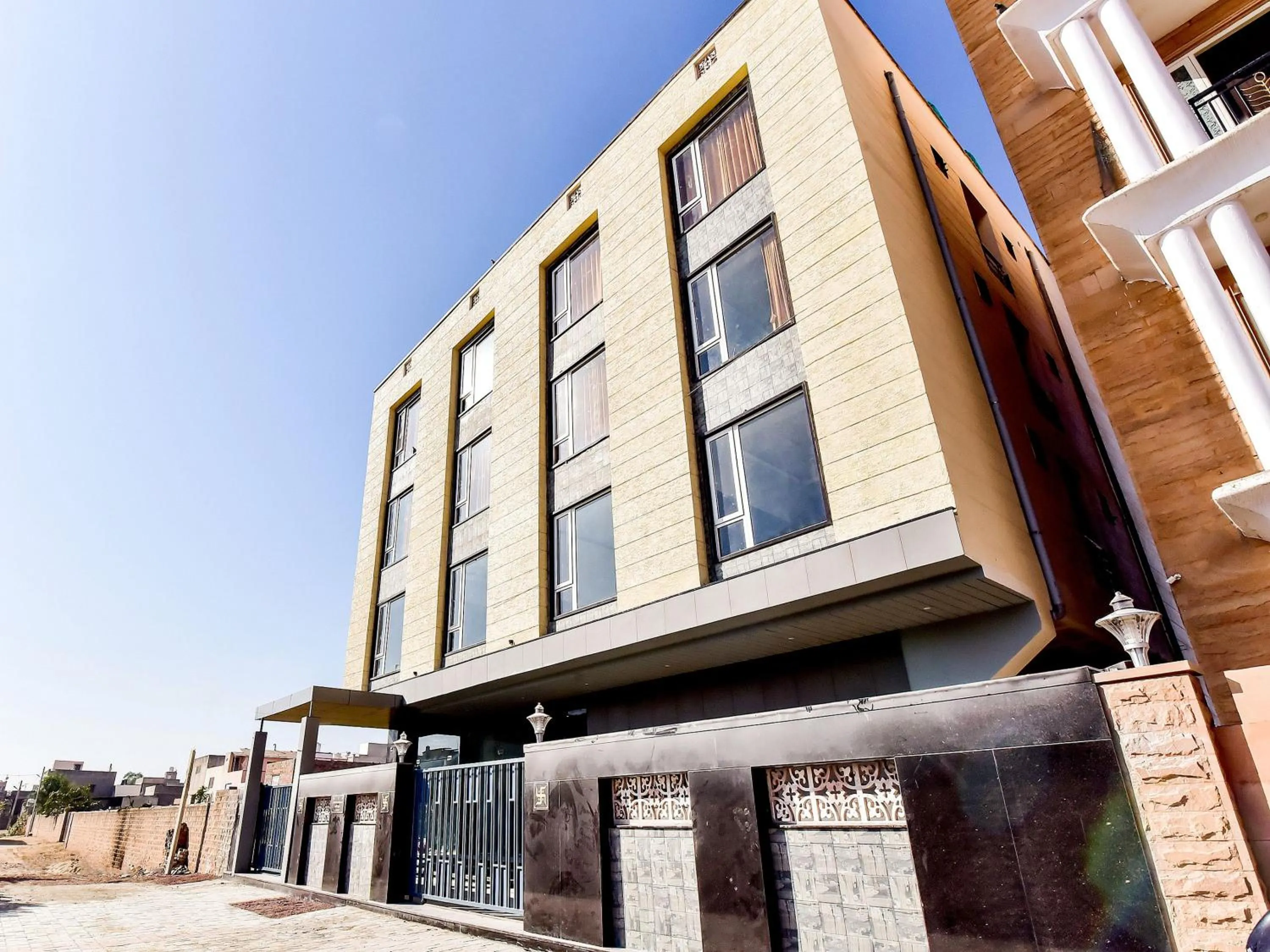 Facade/entrance in Capital O Maurya Inn