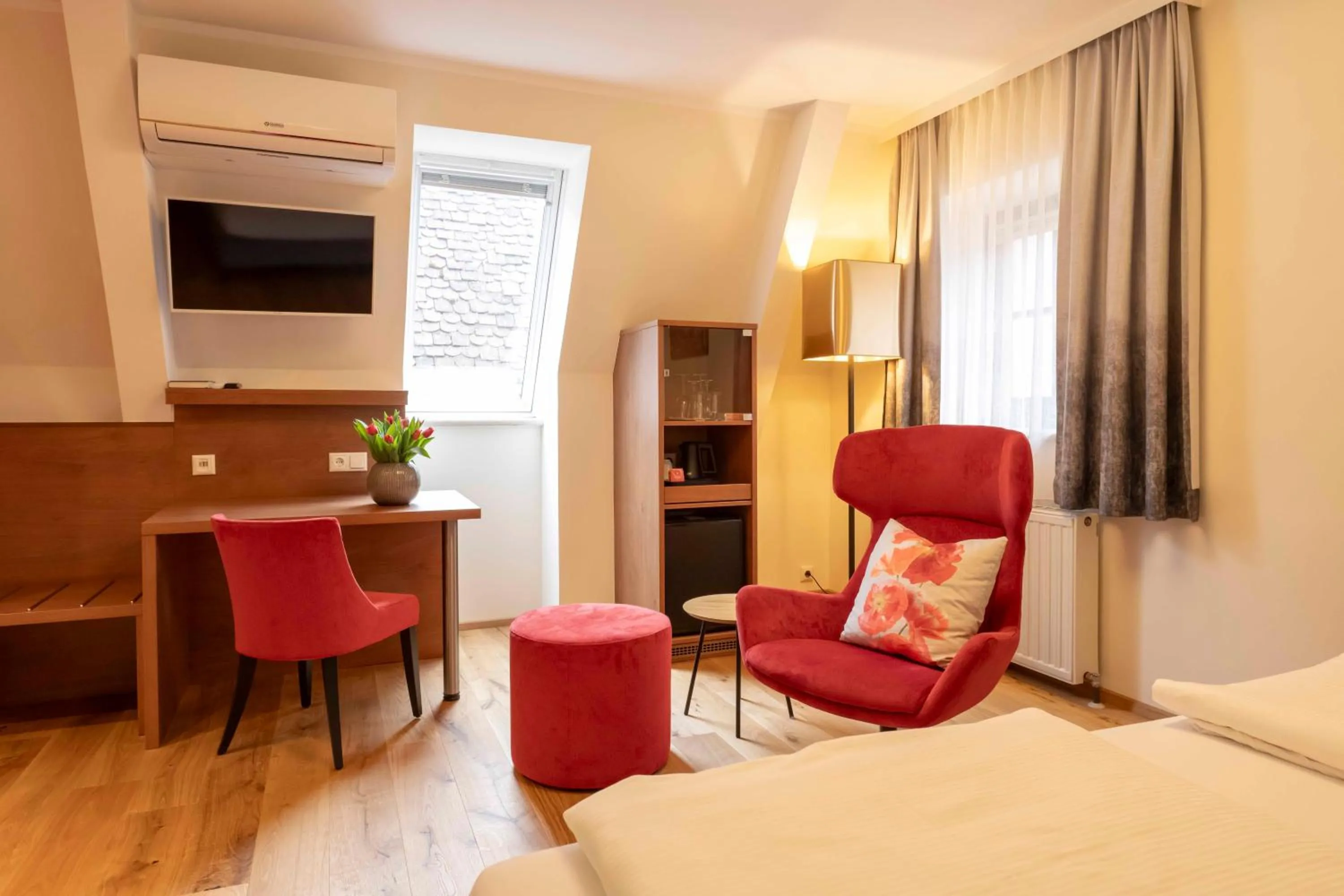 Photo of the whole room, Bed in Hotel Mader