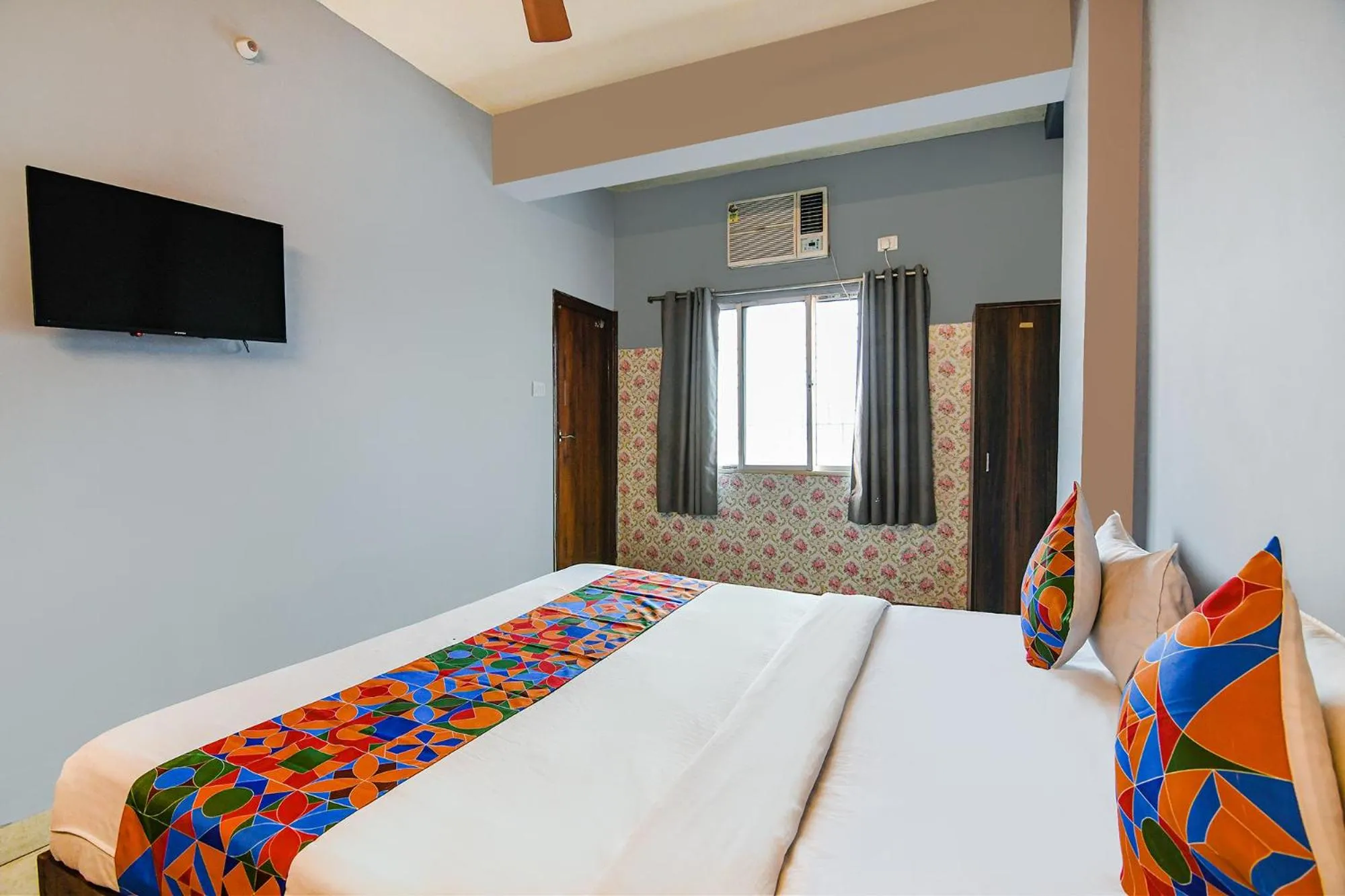 Bed in Via Westin Plaza