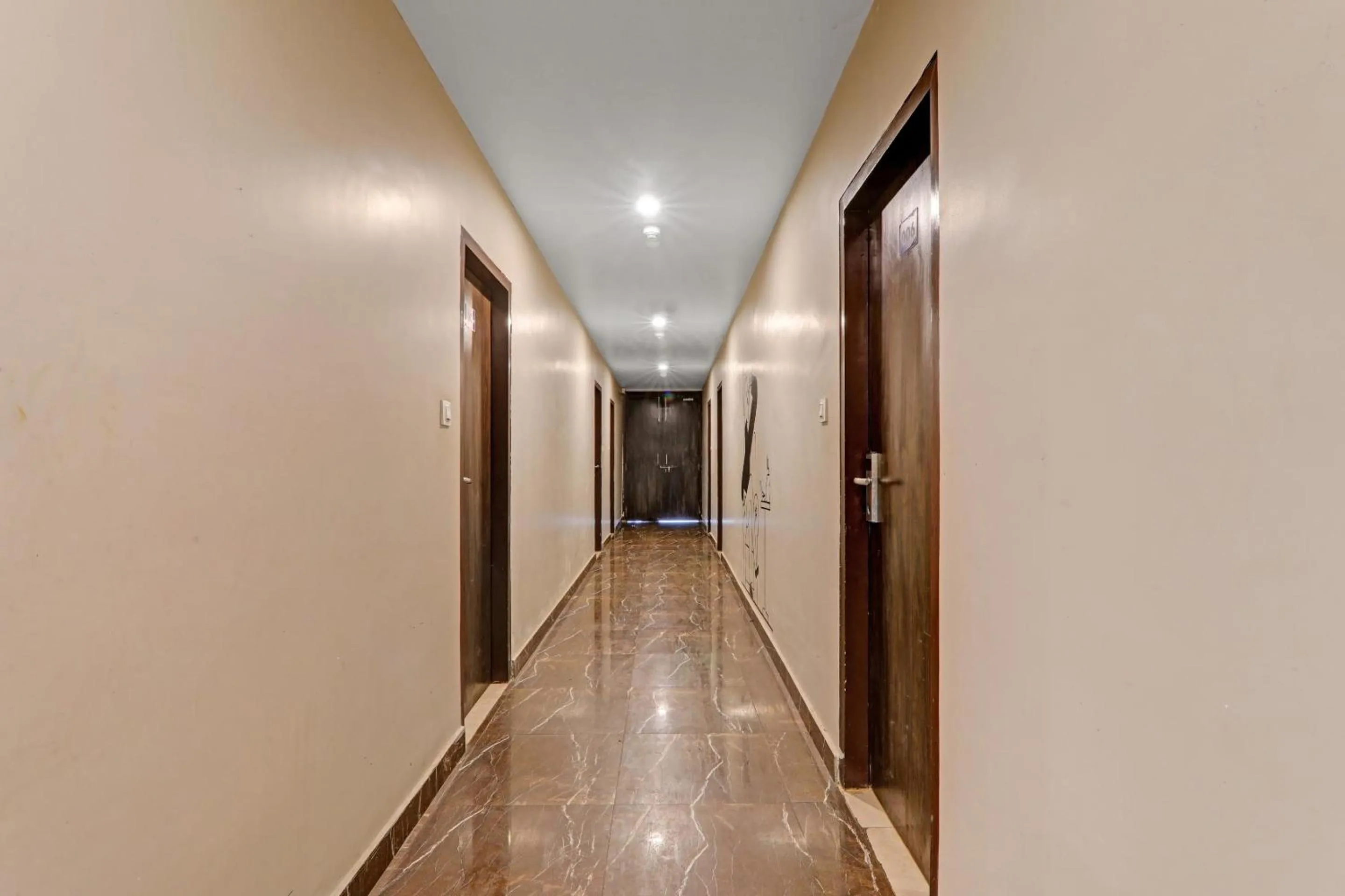 Lobby or reception in Super Townhouse Amaraa Hotel Near Phoenix Palassio