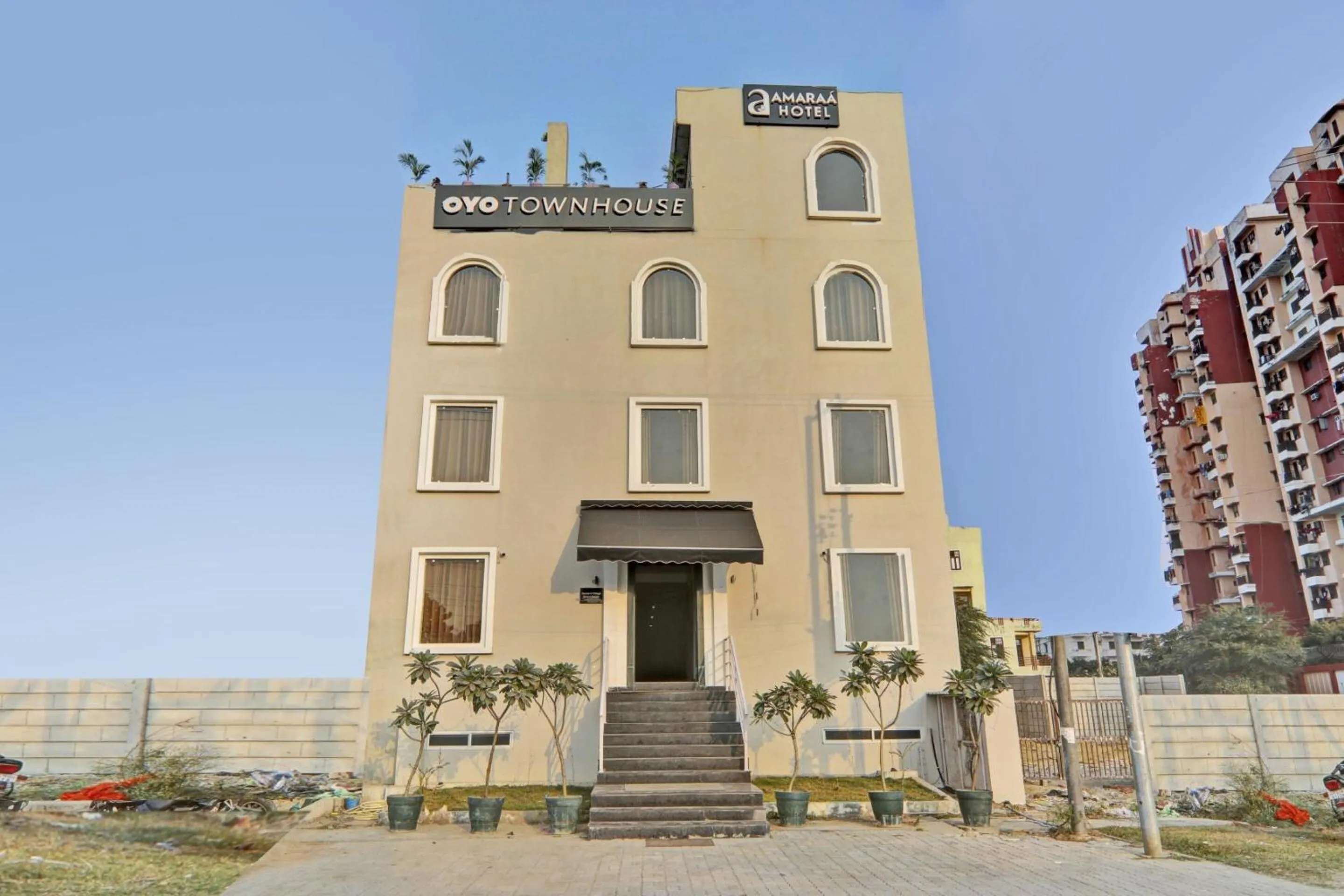 Facade/entrance in Super Townhouse Amaraa Hotel Near Phoenix Palassio