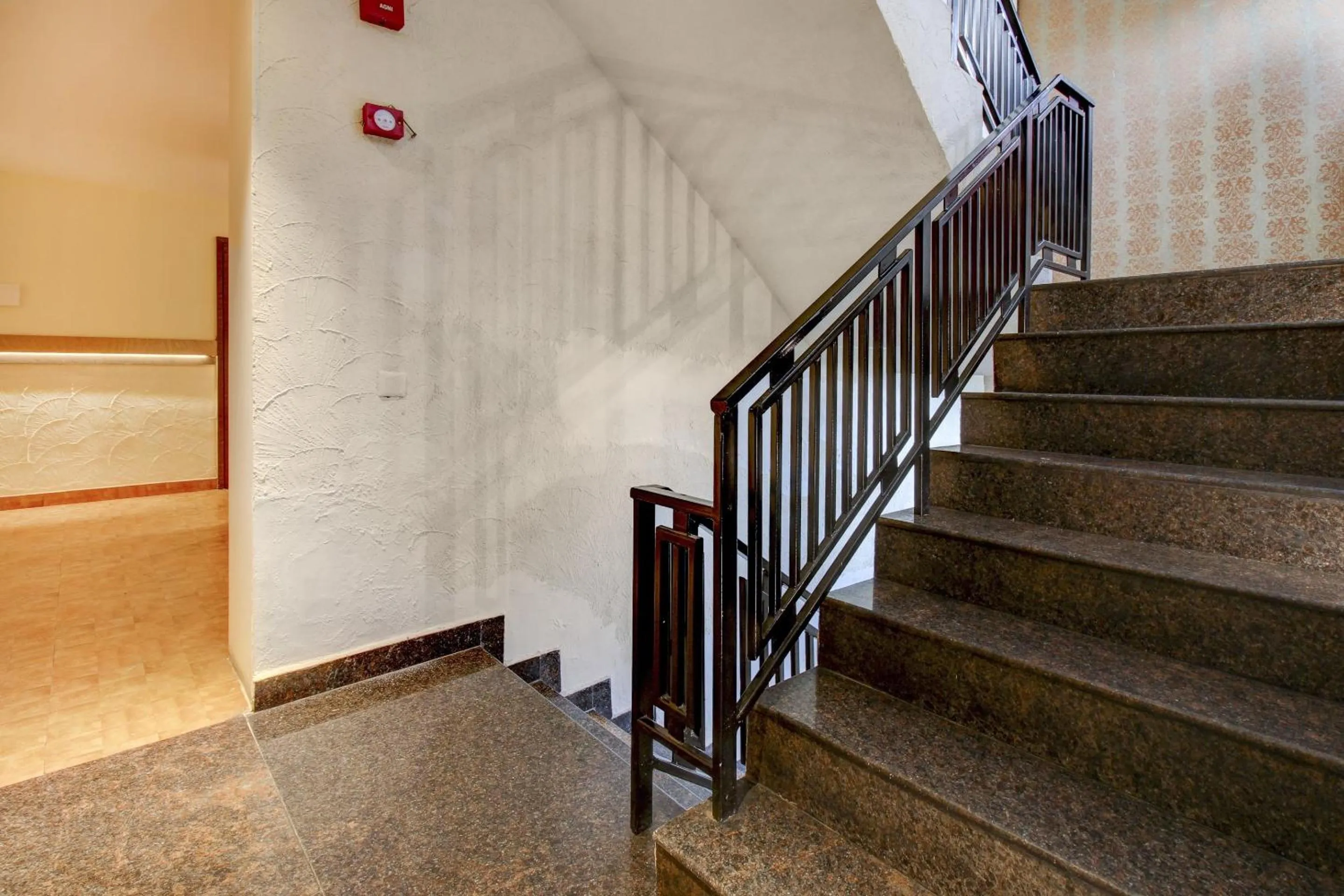 Lobby or reception in Super Townhouse Geetraj Near Shalimar Gateway lucknow