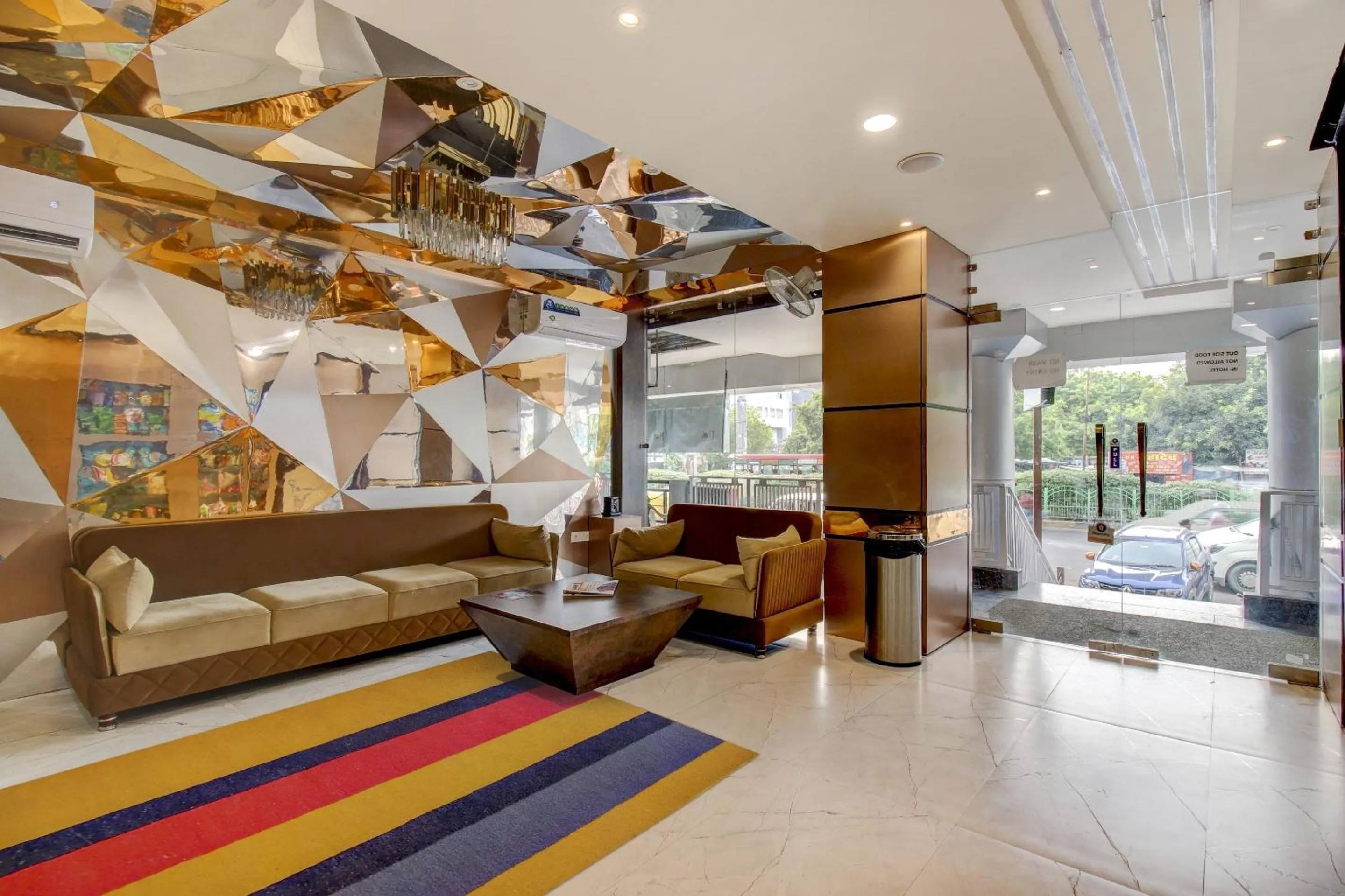 Lobby or reception in Super Townhouse Geetraj Near Shalimar Gateway lucknow