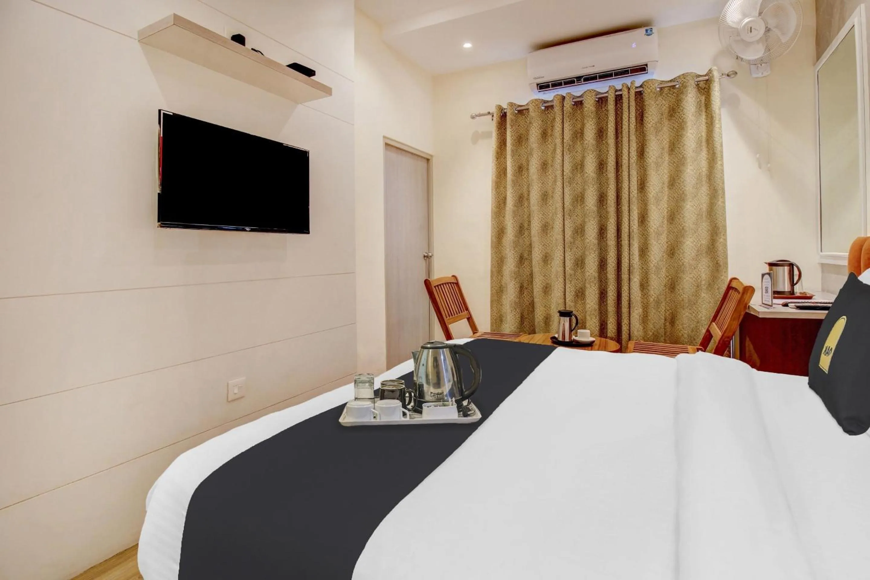 Bedroom, Bed in Super Townhouse Geetraj Near Shalimar Gateway lucknow