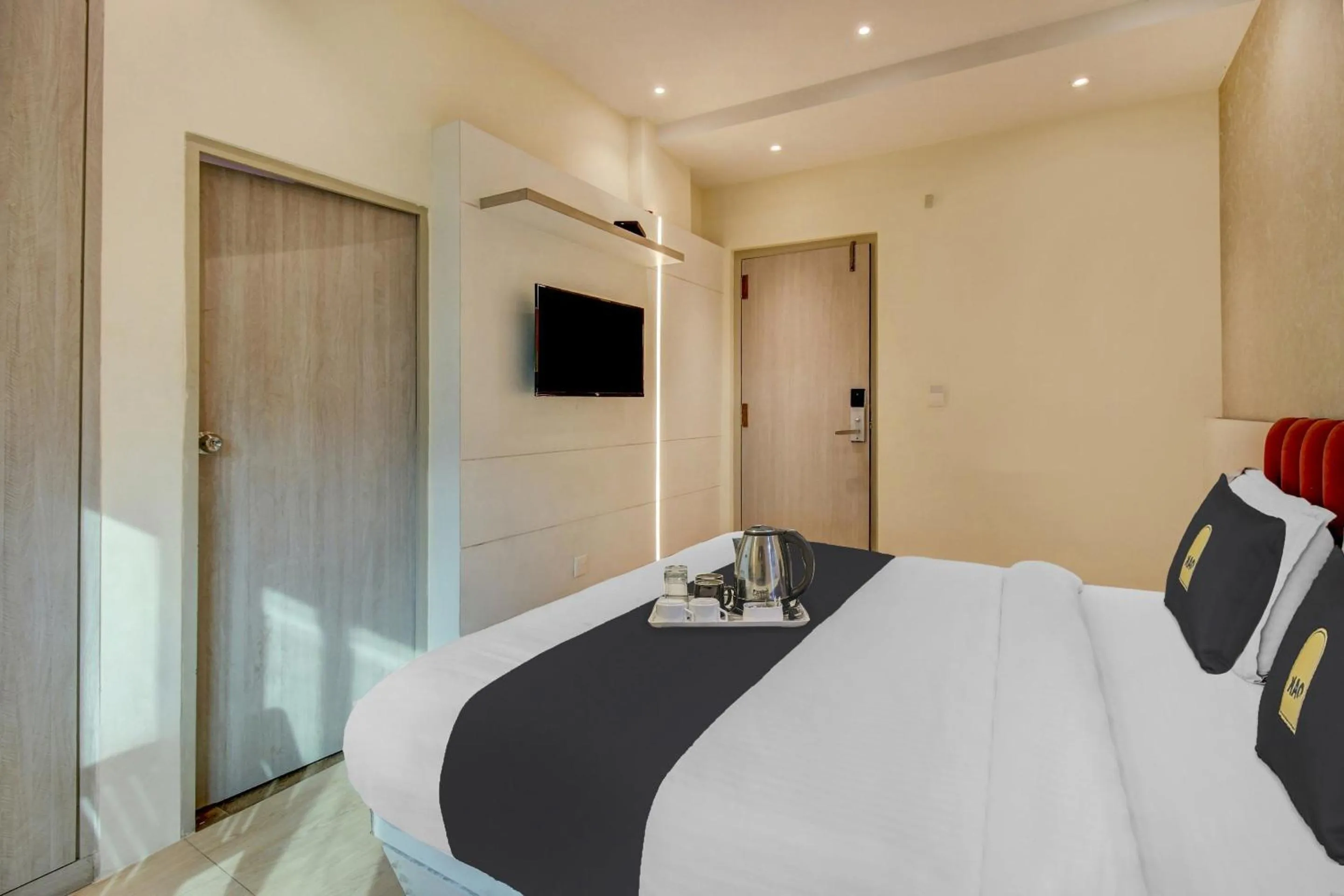 Bedroom, Bed in Super Townhouse Geetraj Near Shalimar Gateway lucknow