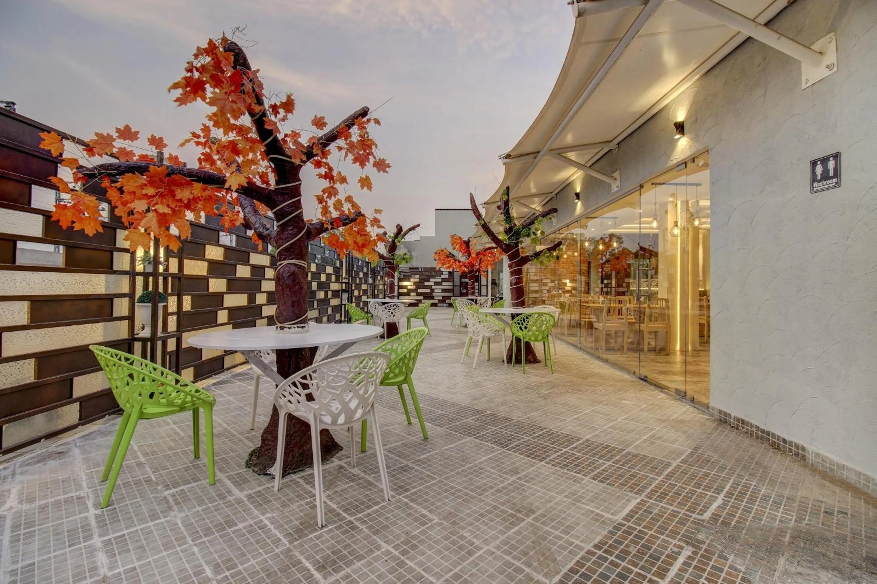 Facade/entrance in Super Townhouse Geetraj Near Shalimar Gateway lucknow