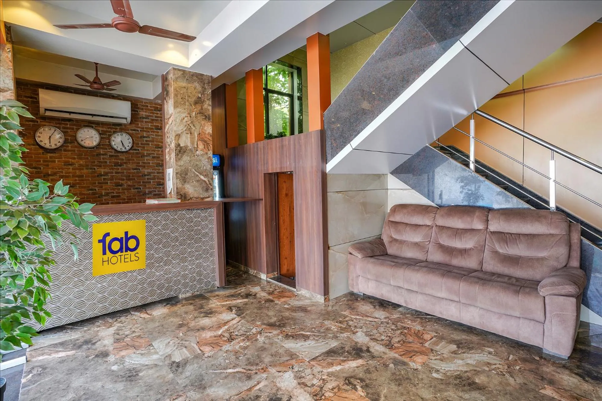 Lobby or reception in Via Super 7 Inn- Nr Rabale Station