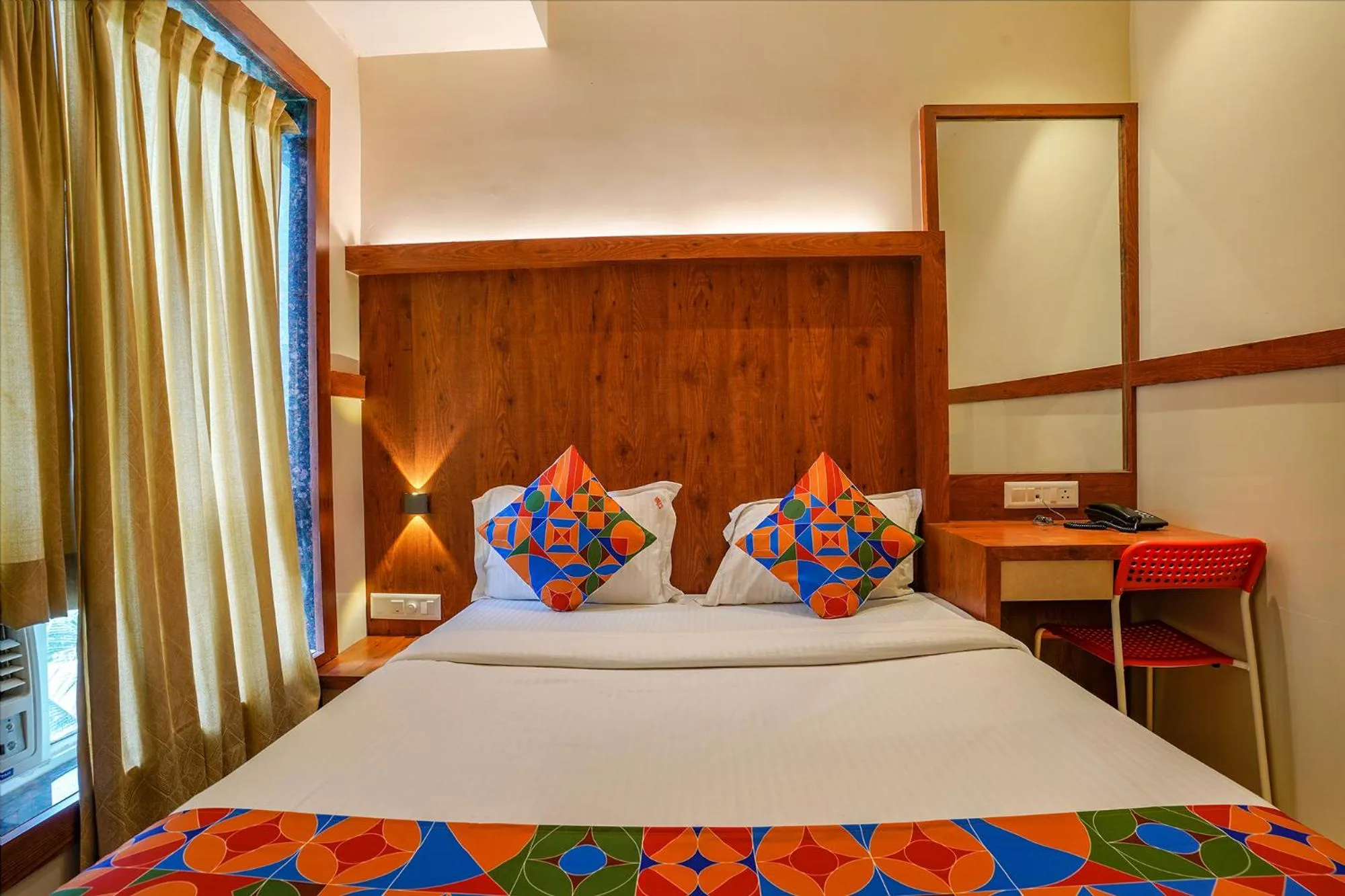 Bed in Via Super 7 Inn- Nr Rabale Station