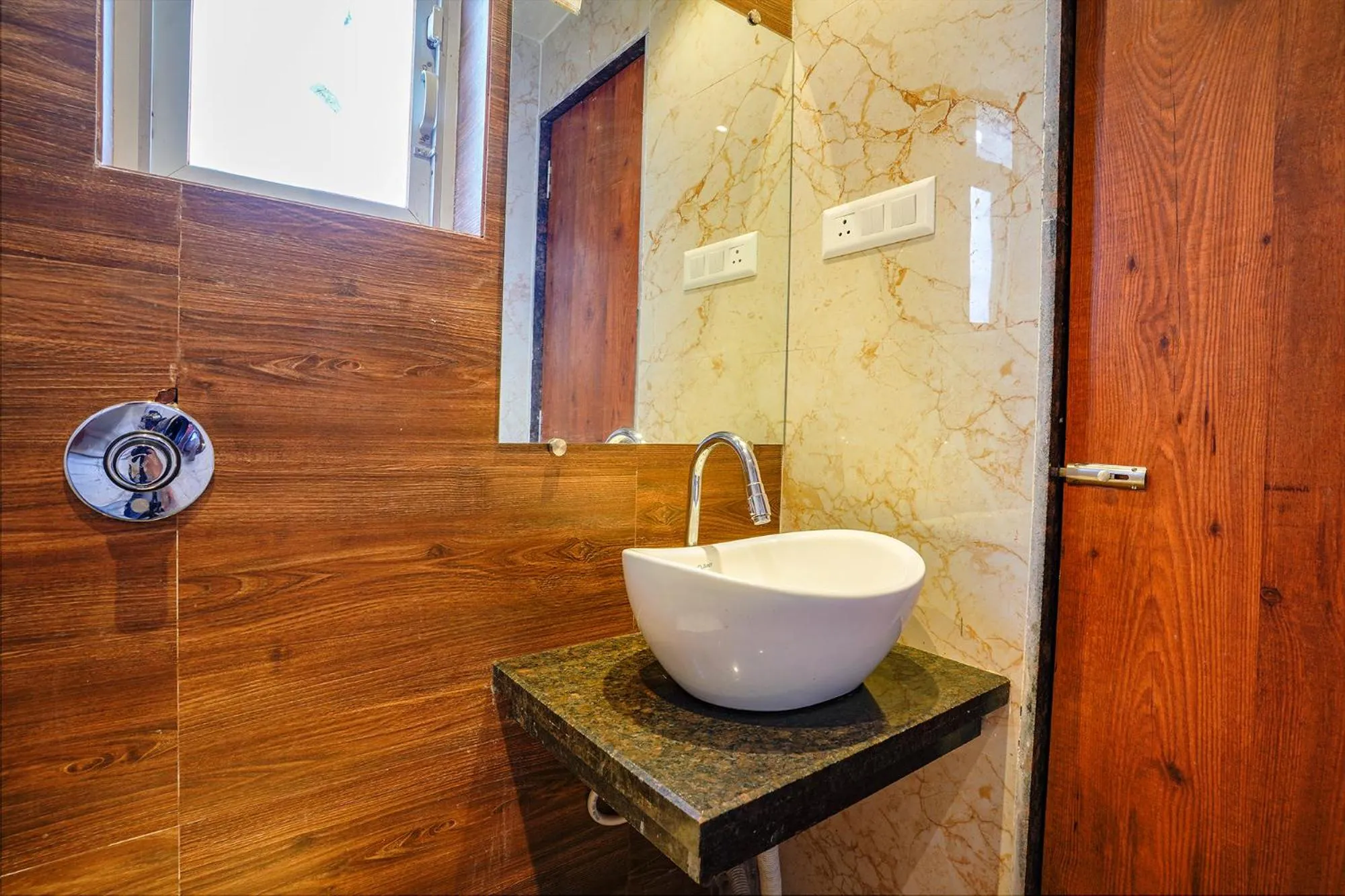 Bathroom in Via Super 7 Inn- Nr Rabale Station