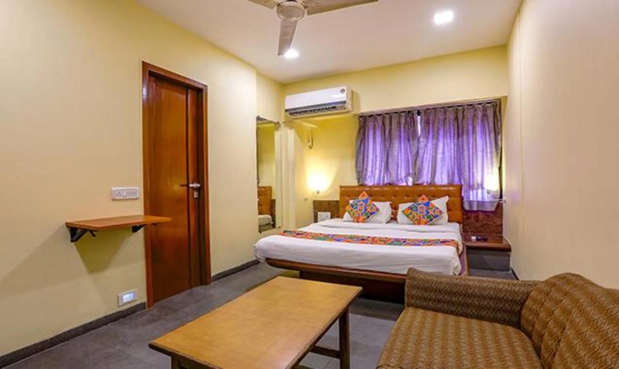 Bed in Via Jayshree - Nr Mumbai International Airport