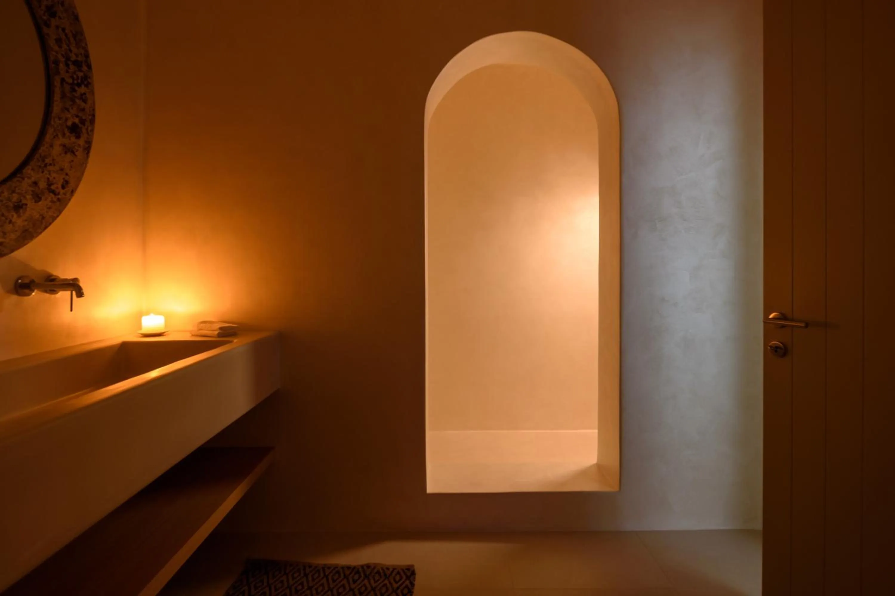 Shower in Este Luxury Suites