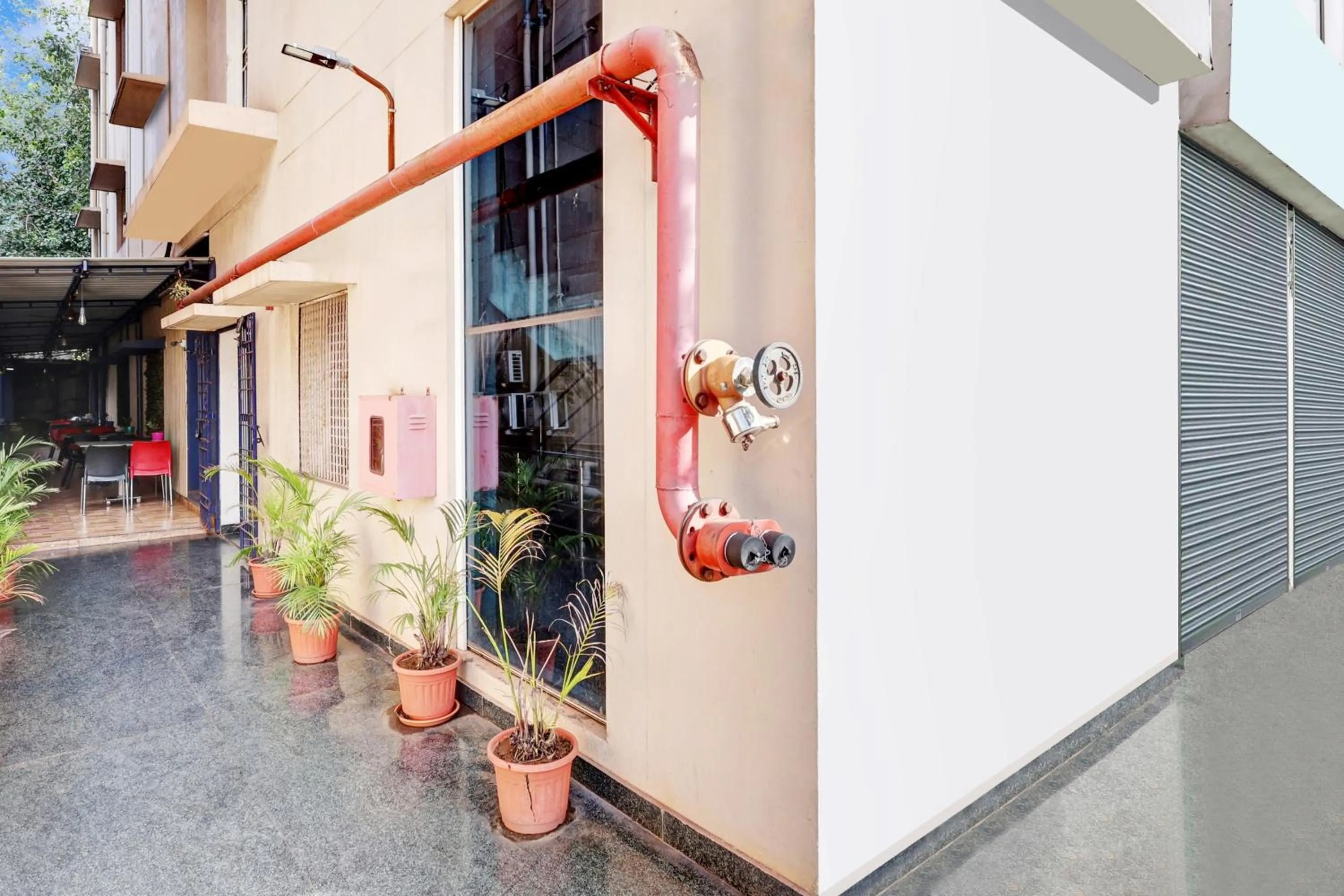 Facade/entrance in Collection O Dabagardens Near RK Beach