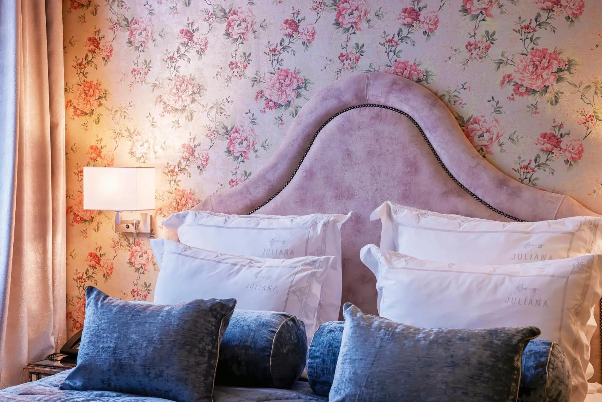 Bed in Juliana Hotel & Spa - Brussels Centre