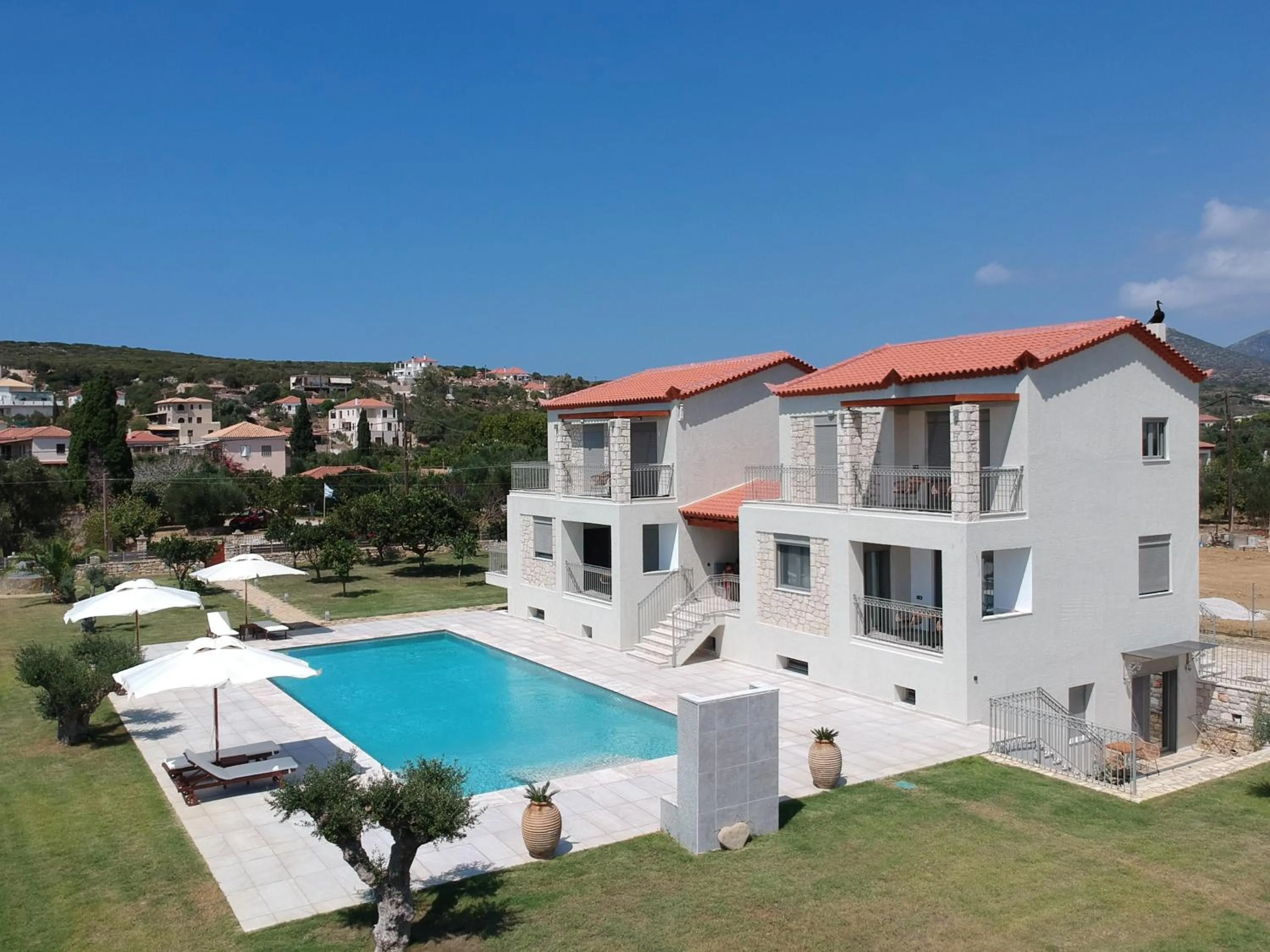 Property building in CARLOS MANSION LUXURY SUITES