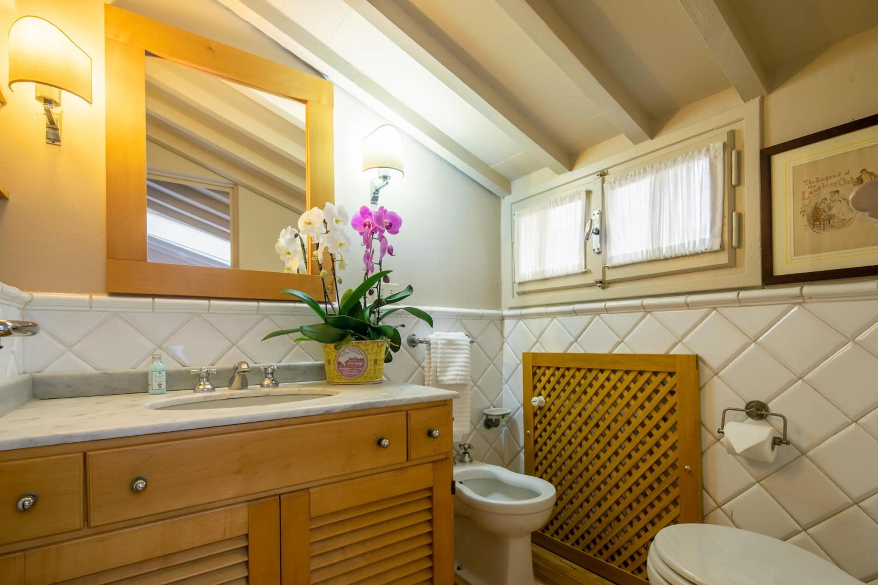 Bathroom in San Jacopo Top by Mmega