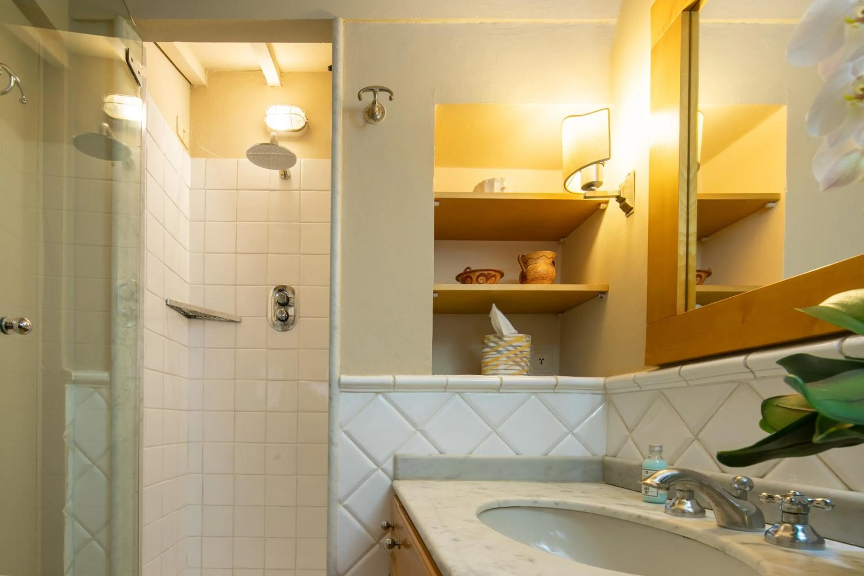 Bathroom in San Jacopo Top by Mmega