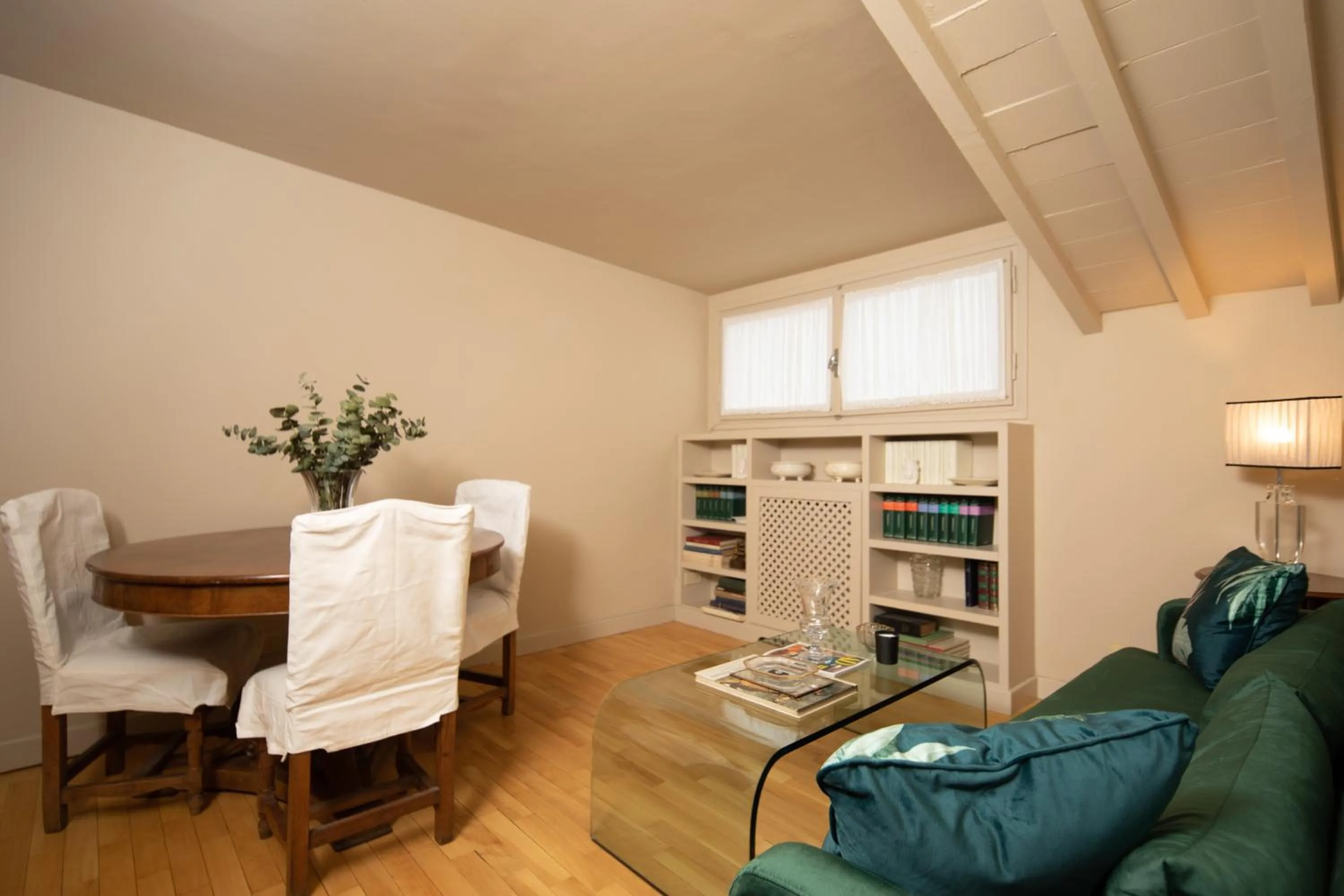 Living room in San Jacopo Top by Mmega