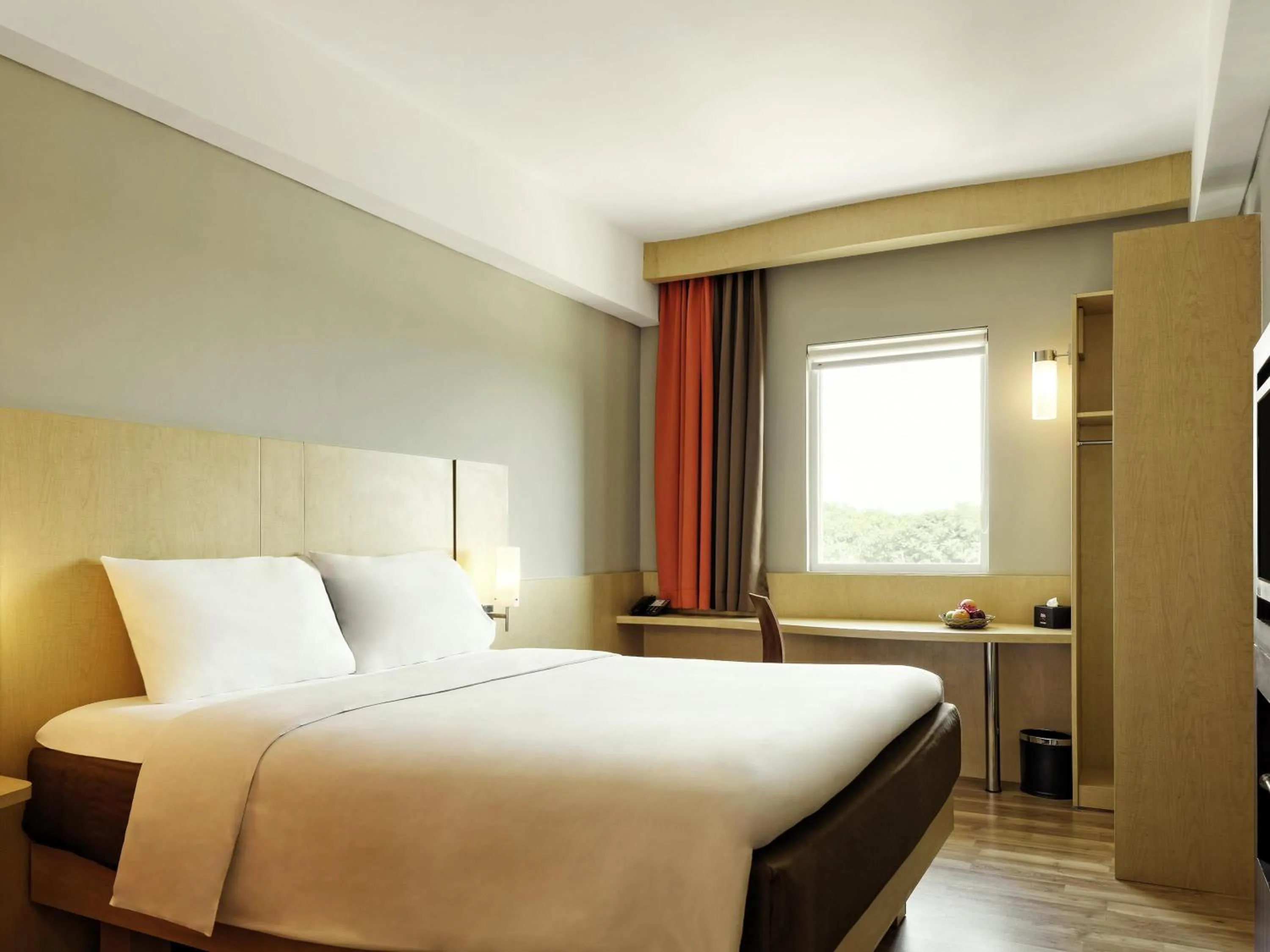 Bedroom, Bed in Ibis Padang