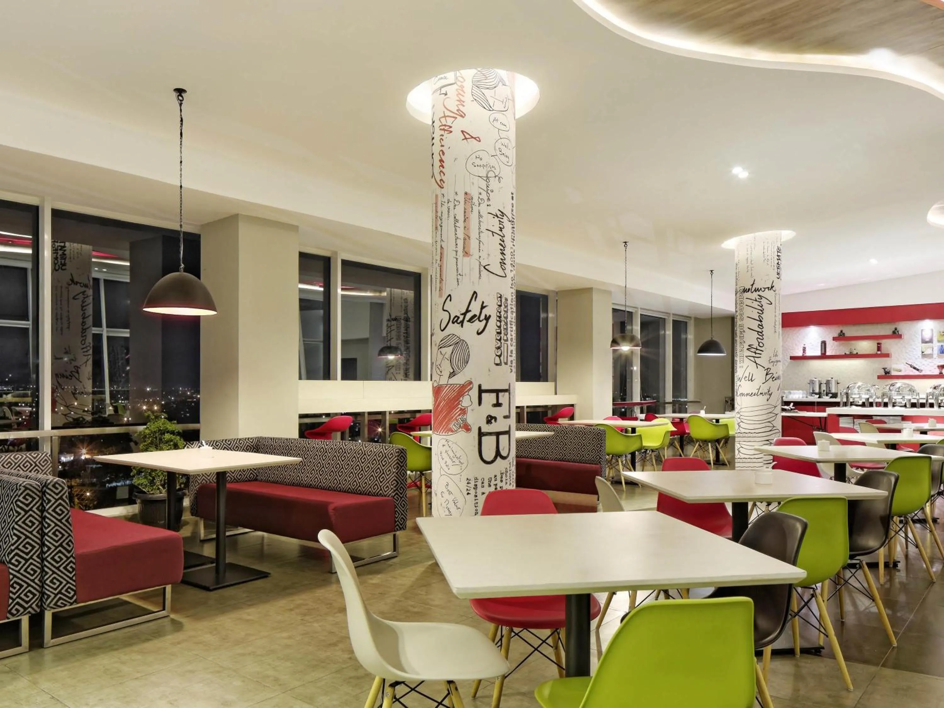 Restaurant/places to eat in Ibis Padang