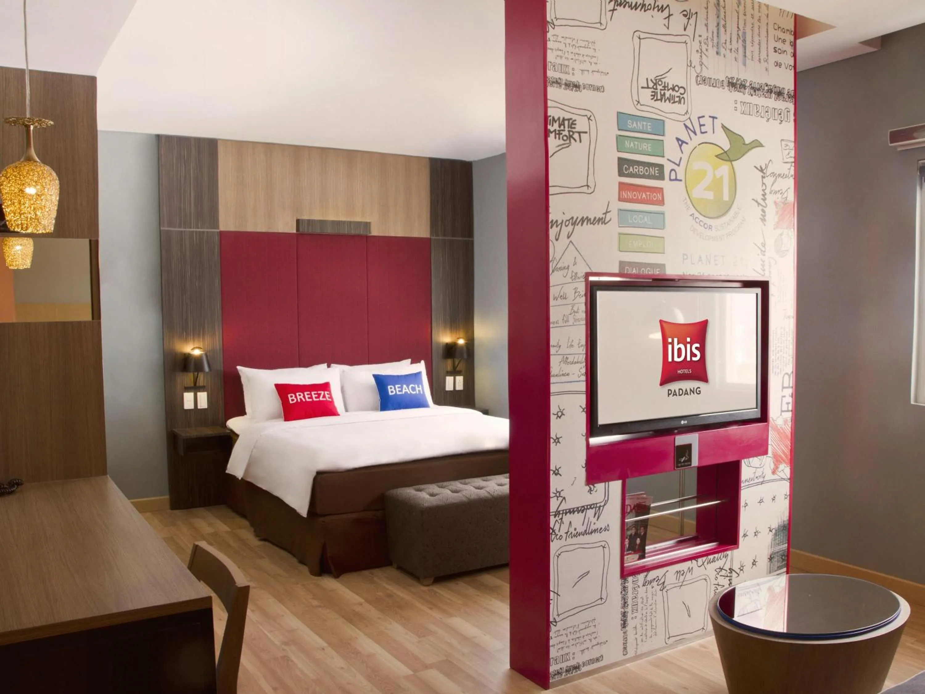 Bedroom, Bed in Ibis Padang