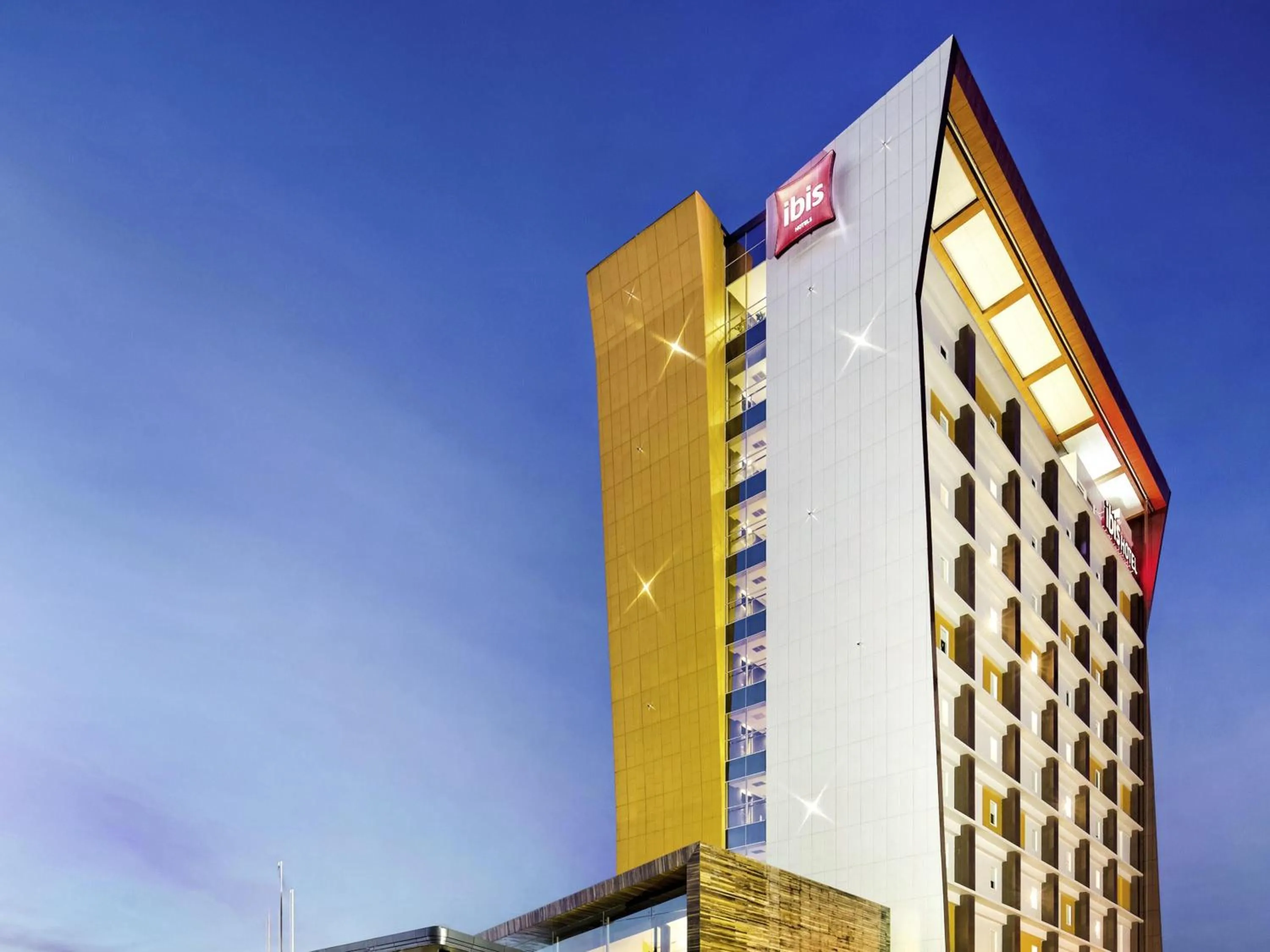 Property building in Ibis Padang