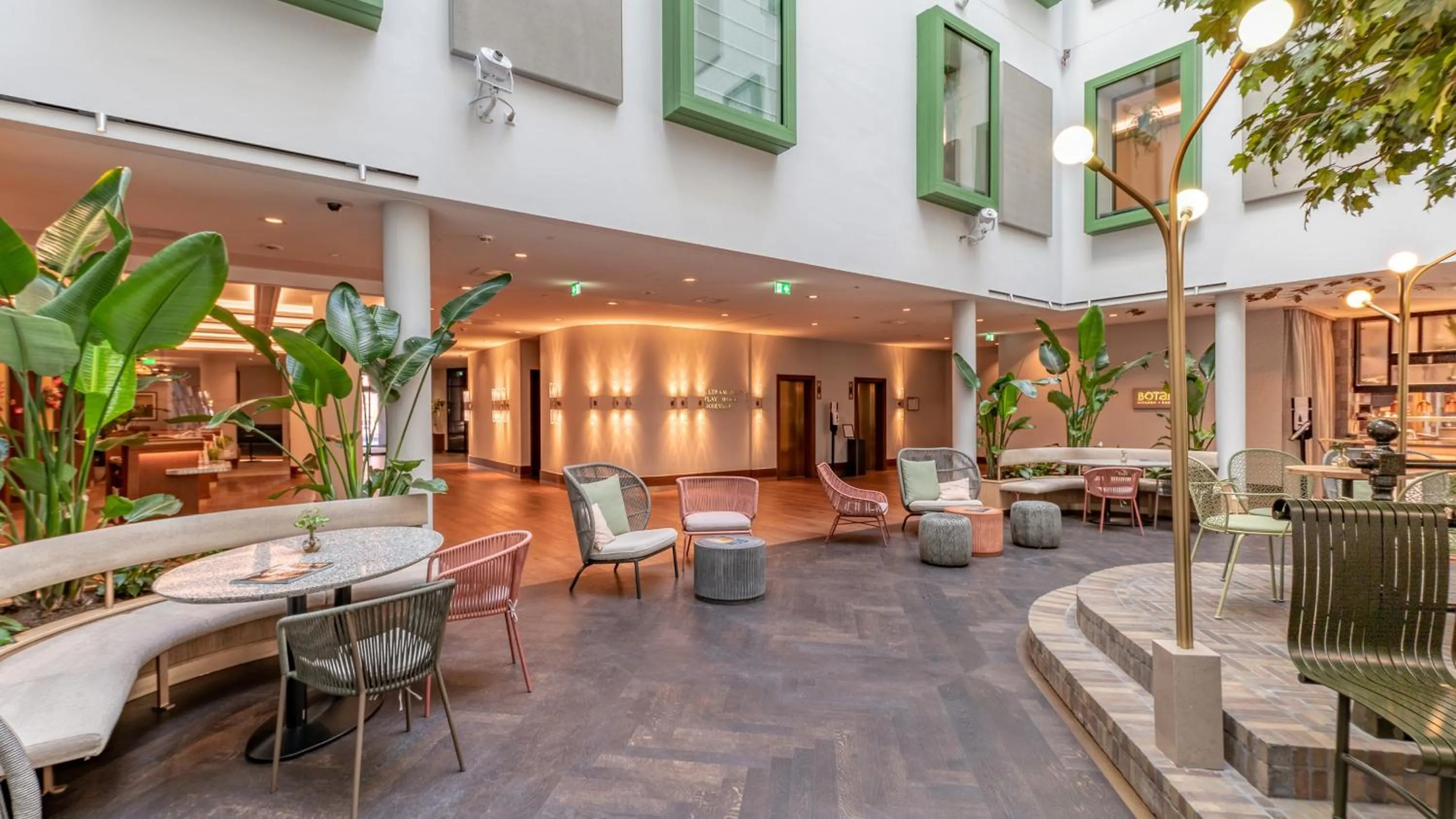 Property building in voco The Hague by IHG