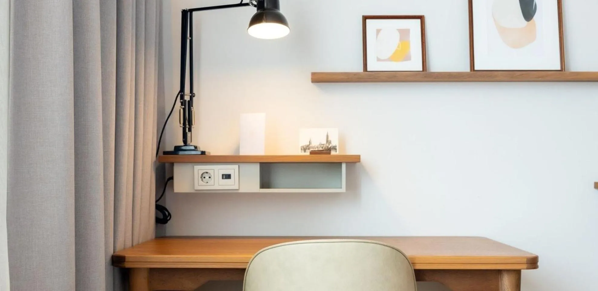 Photo of the whole room in voco The Hague by IHG