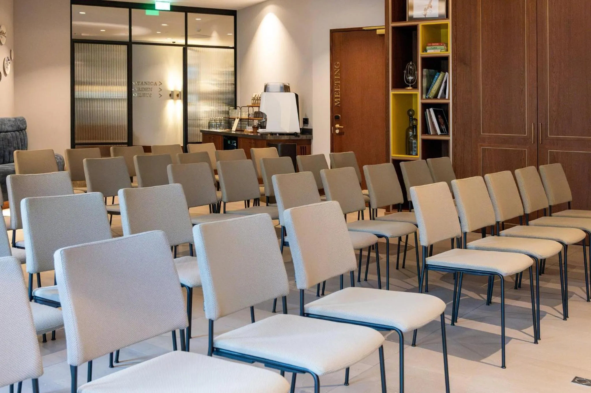 Meeting/conference room in voco The Hague by IHG