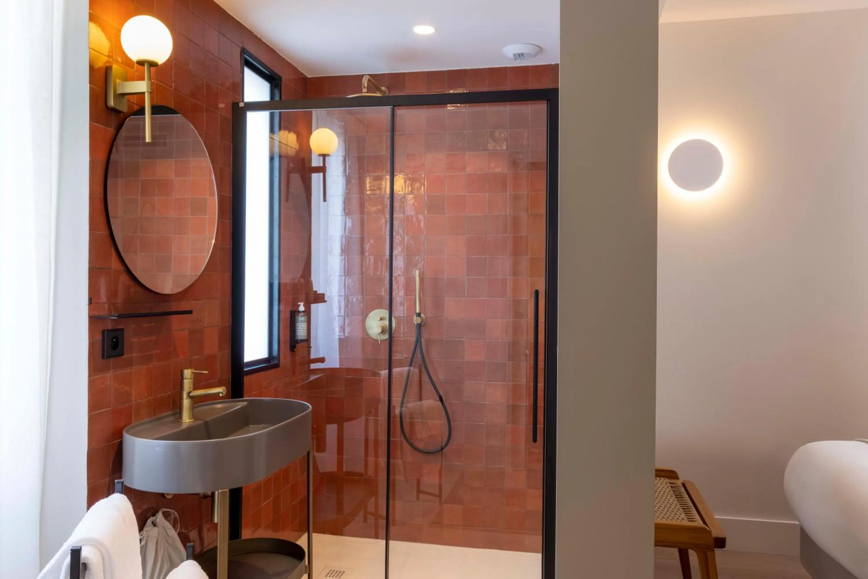 Bathroom in Ikonik Jean Médecin