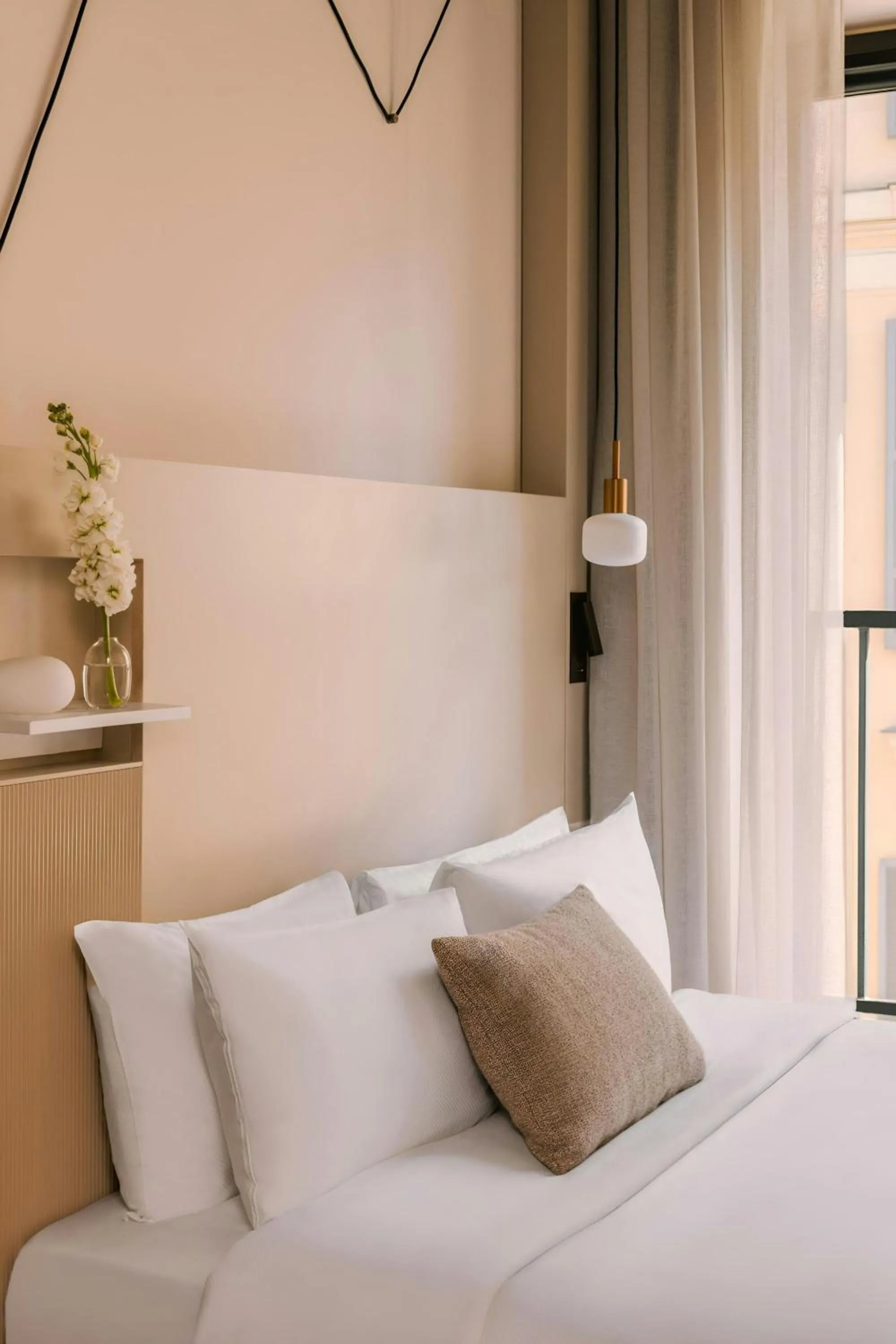 Bedroom, Bed in Yelo Jean Médecin Hotel, Sonder by Marriott Bonvoy