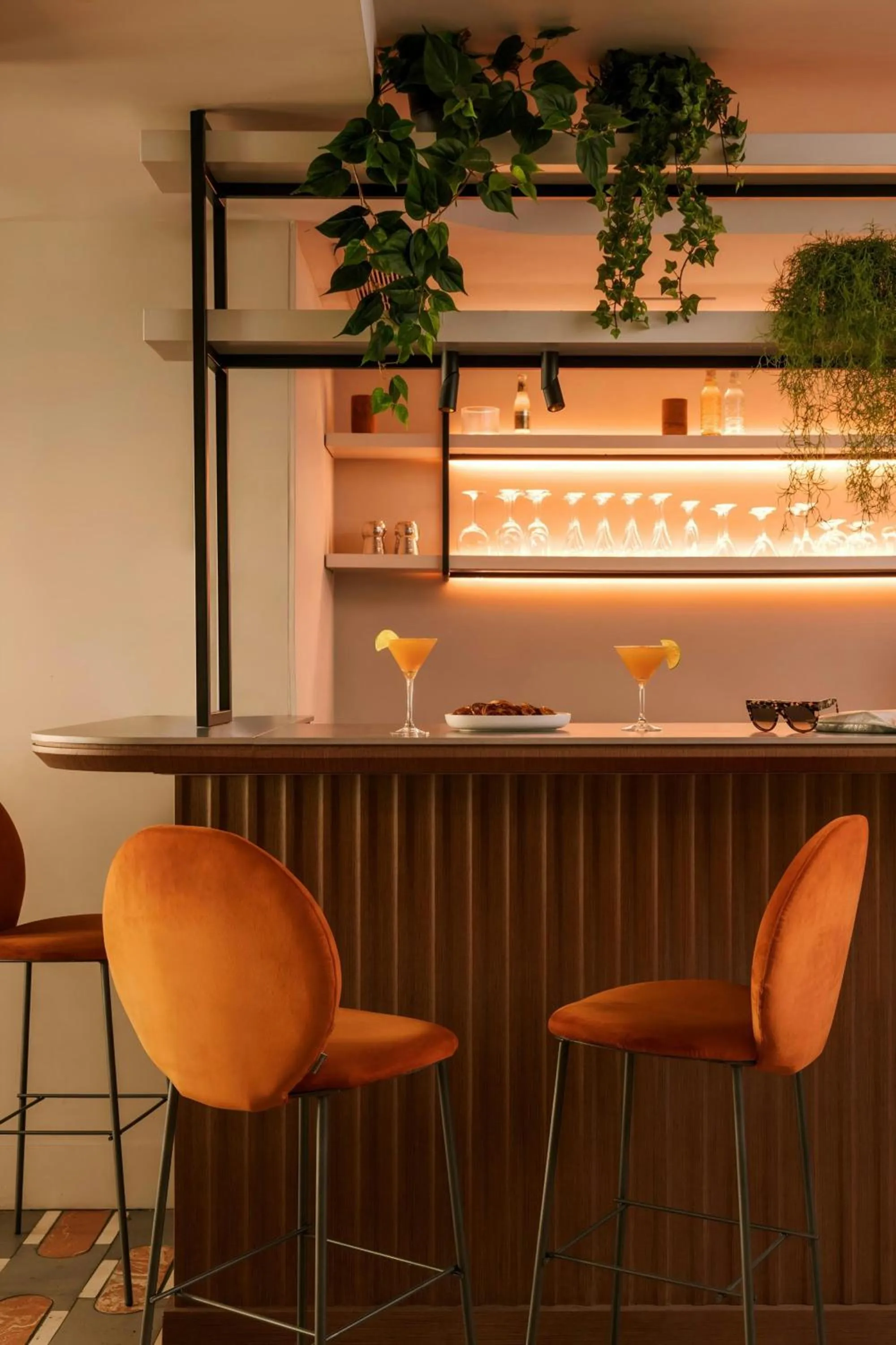 Lounge or bar in Yelo Jean Médecin Hotel, Sonder by Marriott Bonvoy