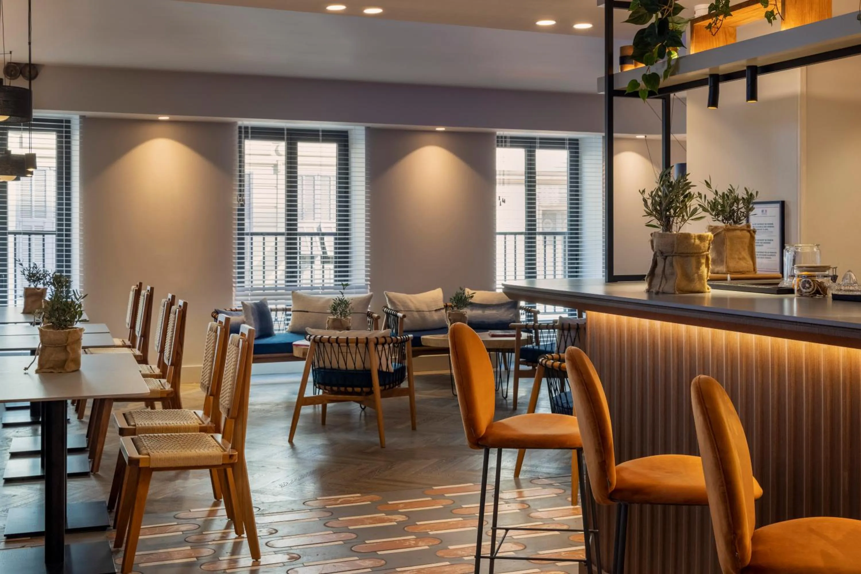 Lounge or bar in Ikonik Jean Médecin