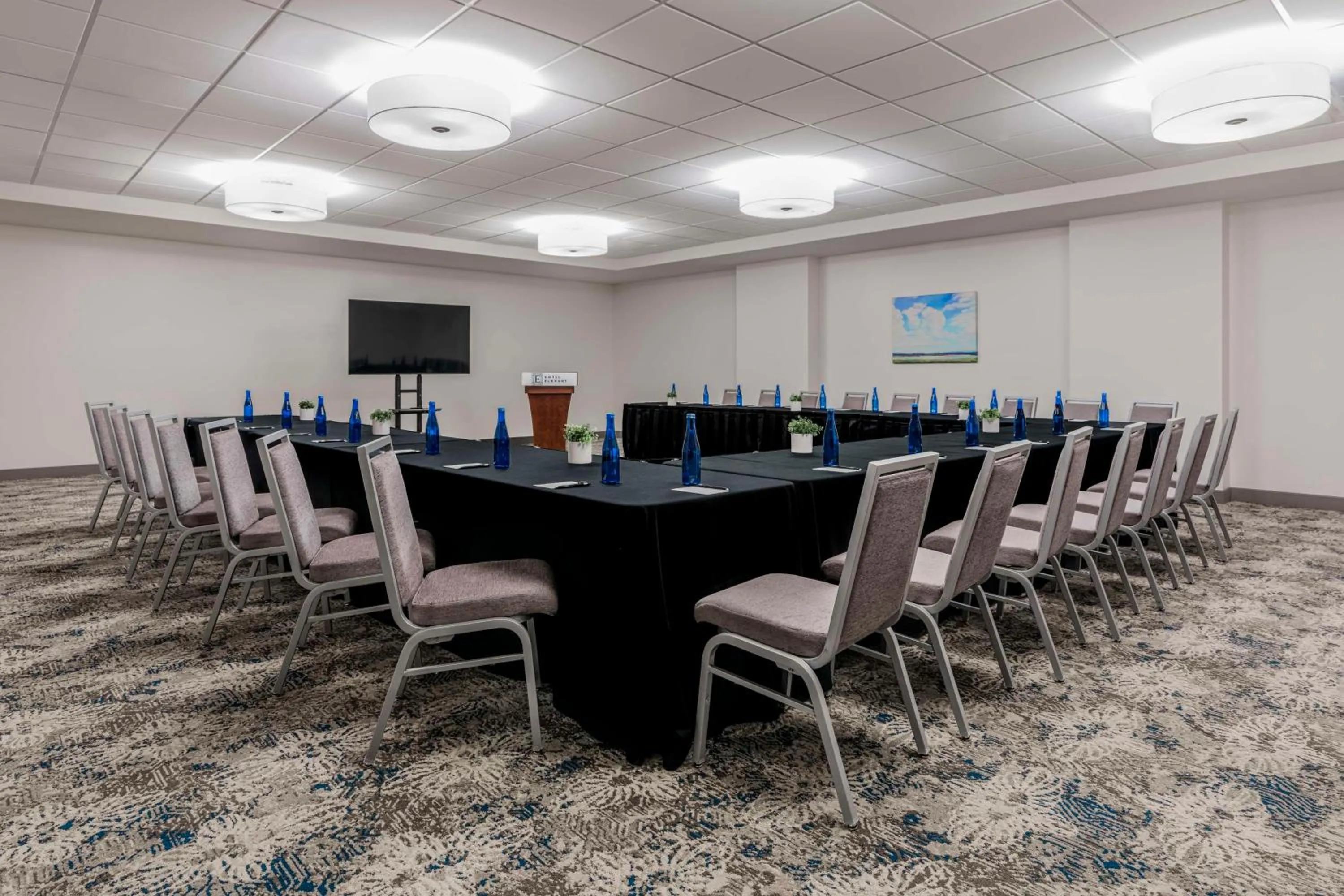 Meeting/conference room in Hotel Elkhart, Tapestry Collection By Hilton