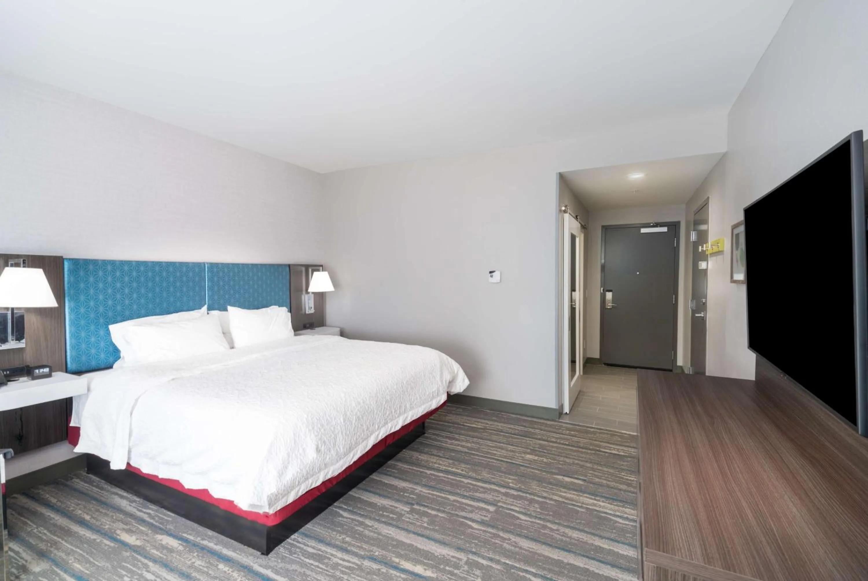 Bed in Hampton Inn By Hilton Hardeeville, SC