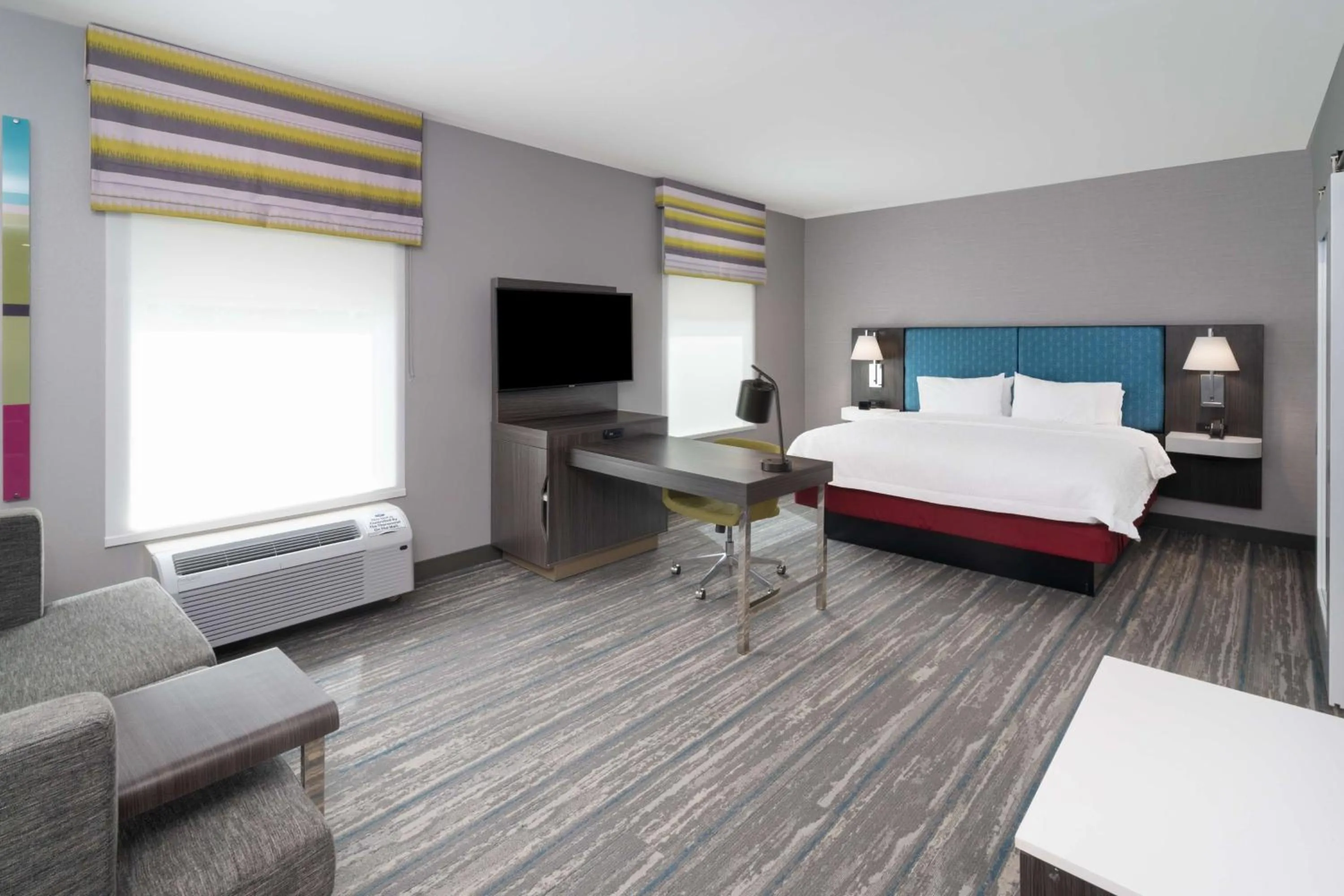 Bedroom in Hampton Inn By Hilton Hardeeville, SC