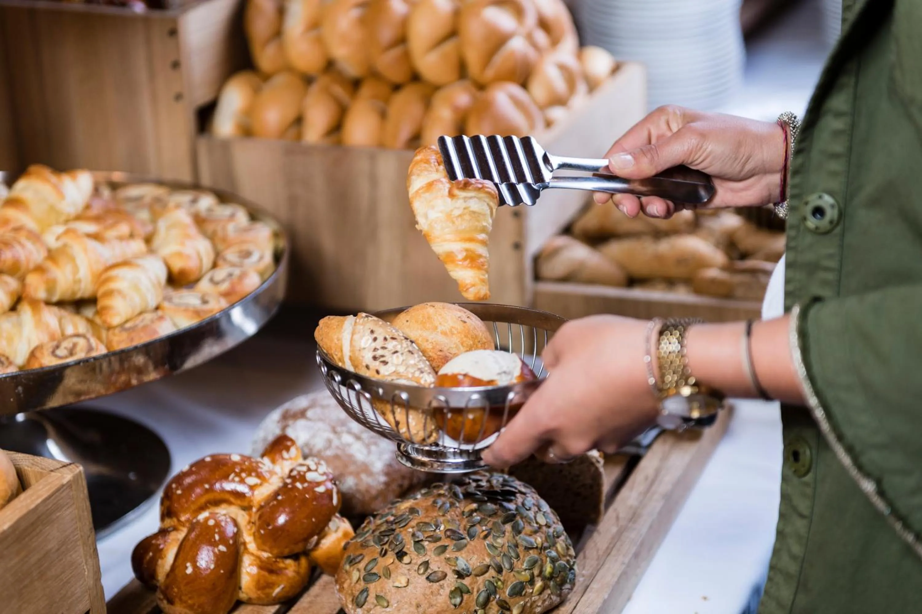 Restaurant/places to eat in eva,VILLAGE