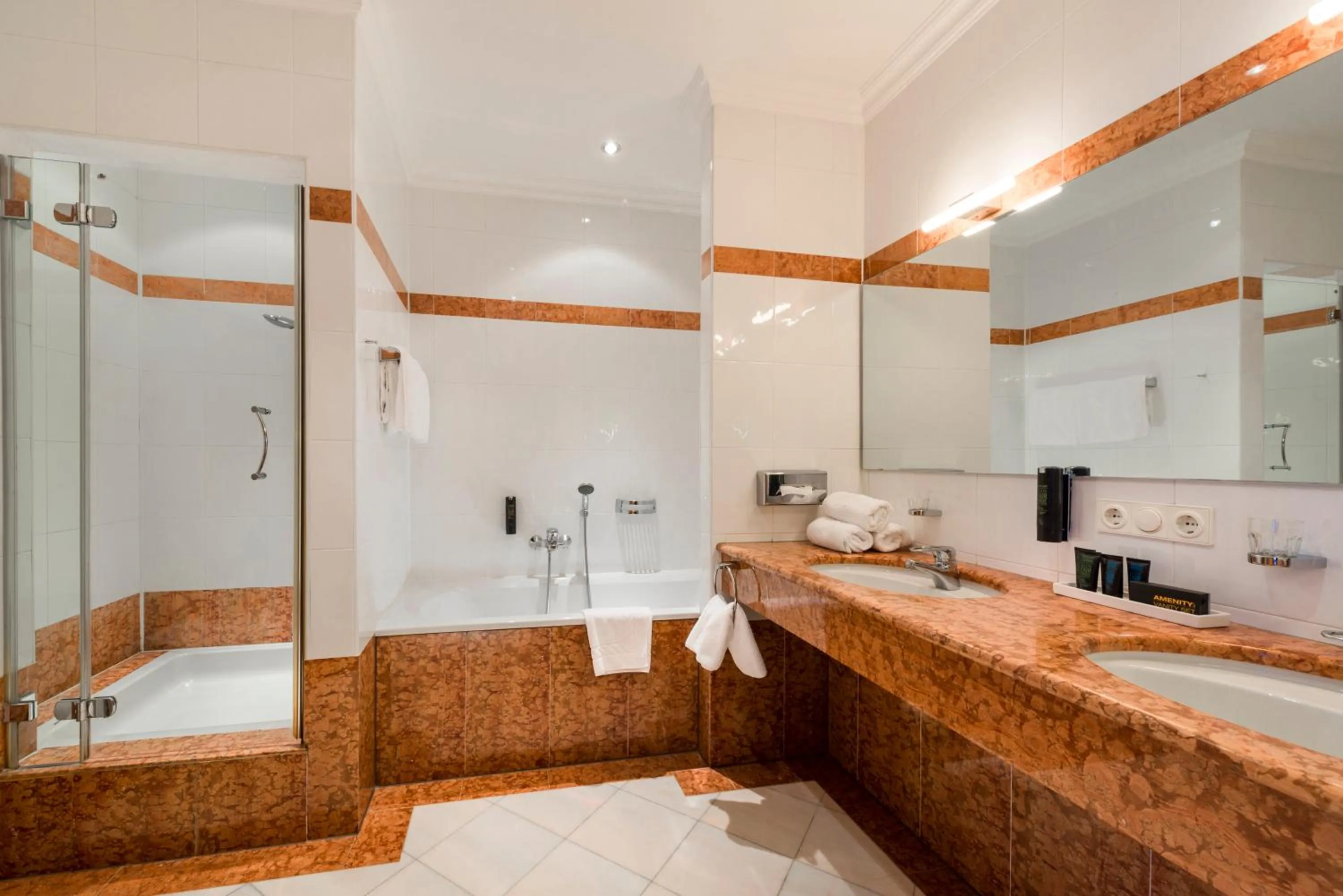 Photo of the whole room in eva,VILLAGE