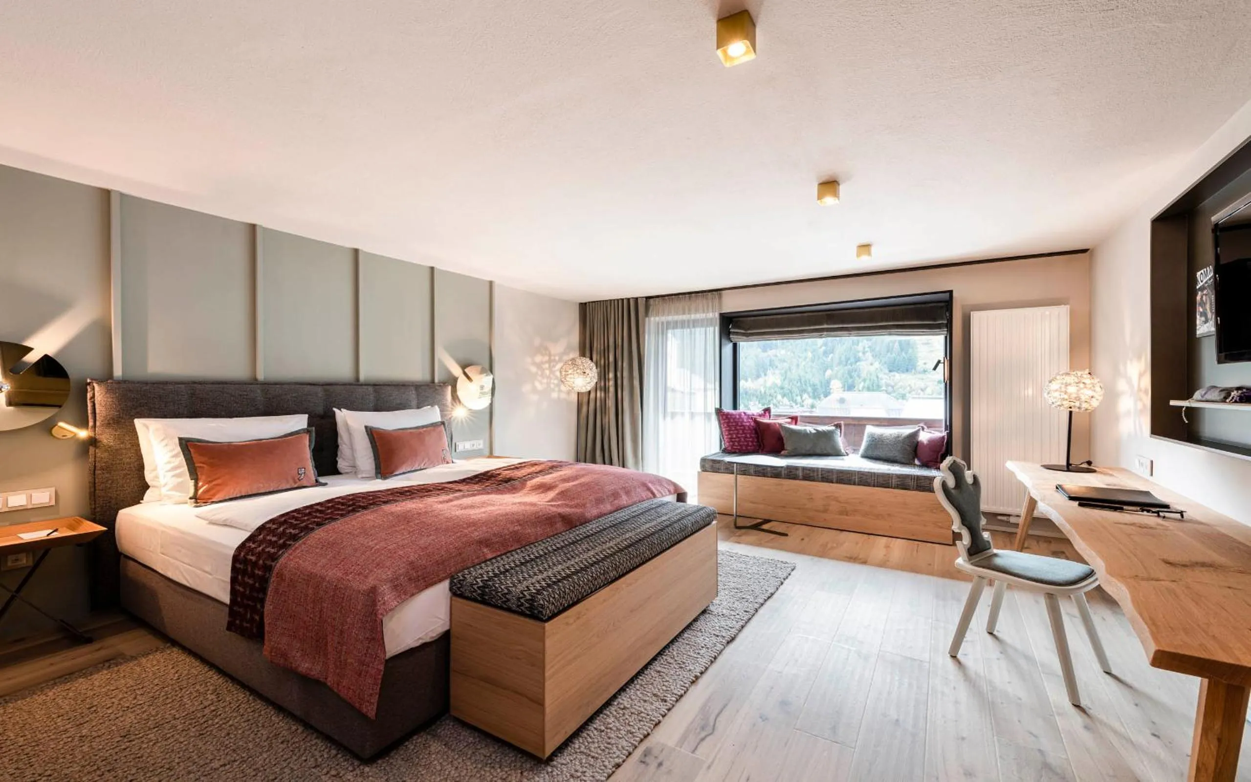 Photo of the whole room, Bed in eva,VILLAGE