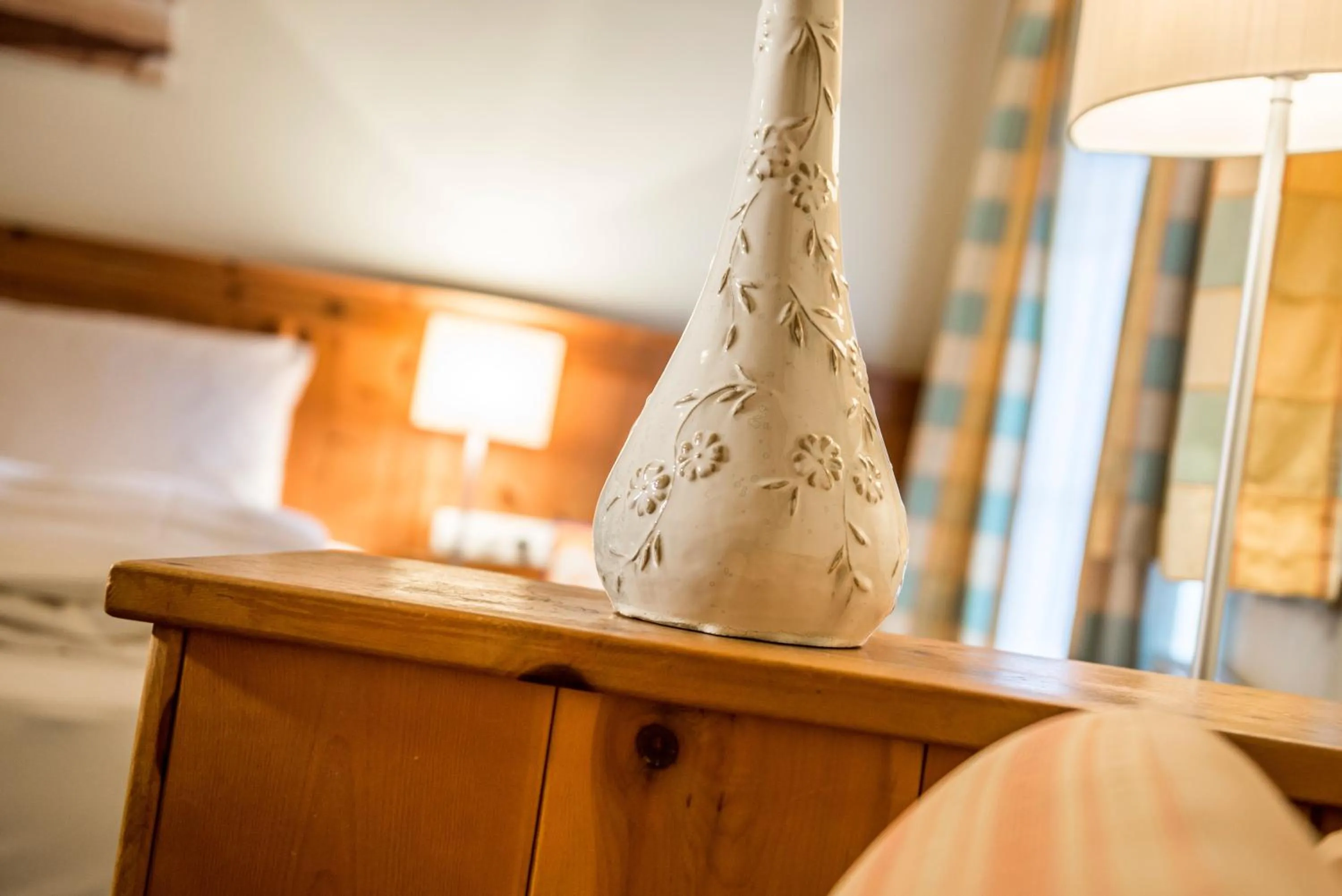 Staff, Bed in eva,VILLAGE