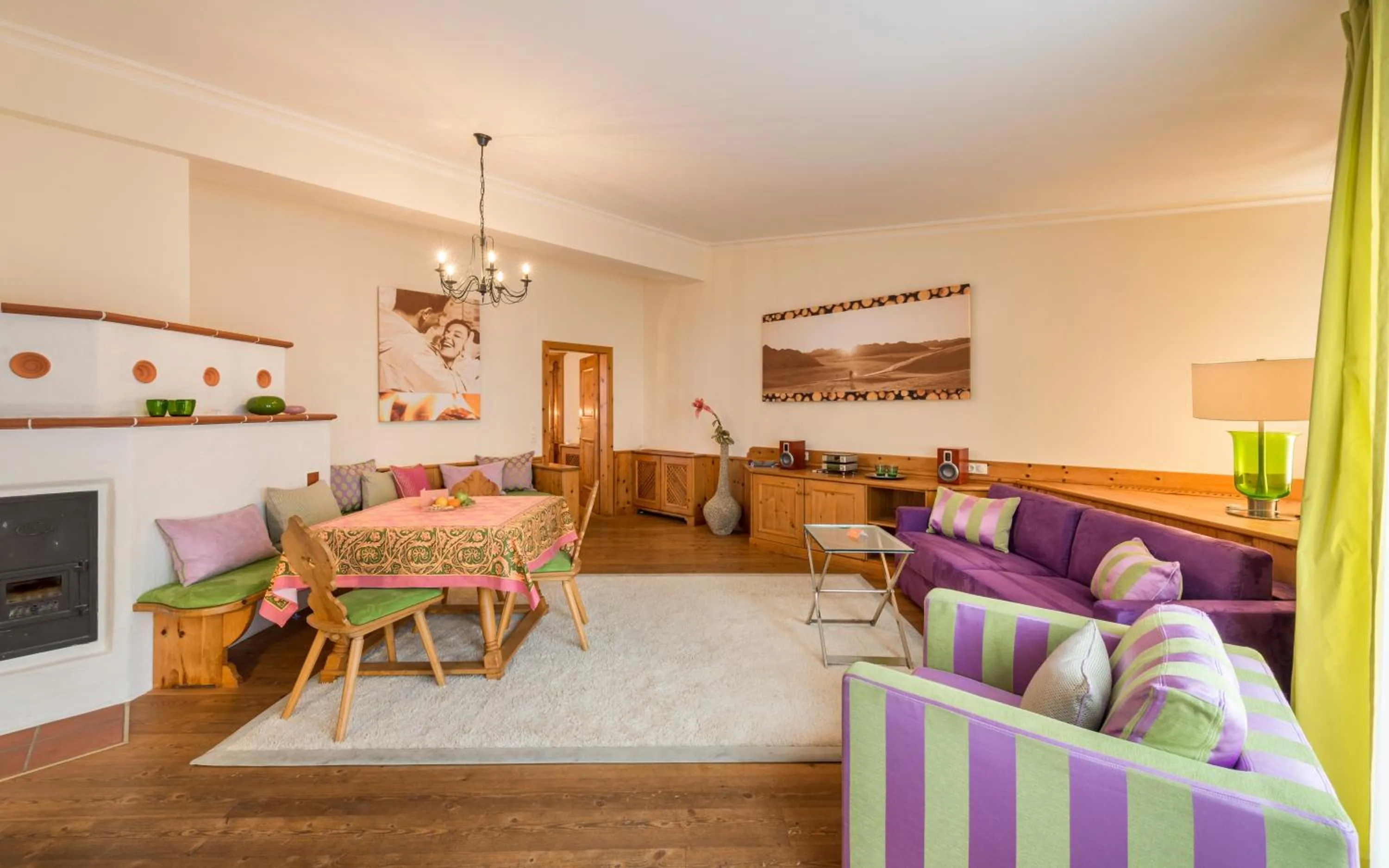 Photo of the whole room in eva,VILLAGE