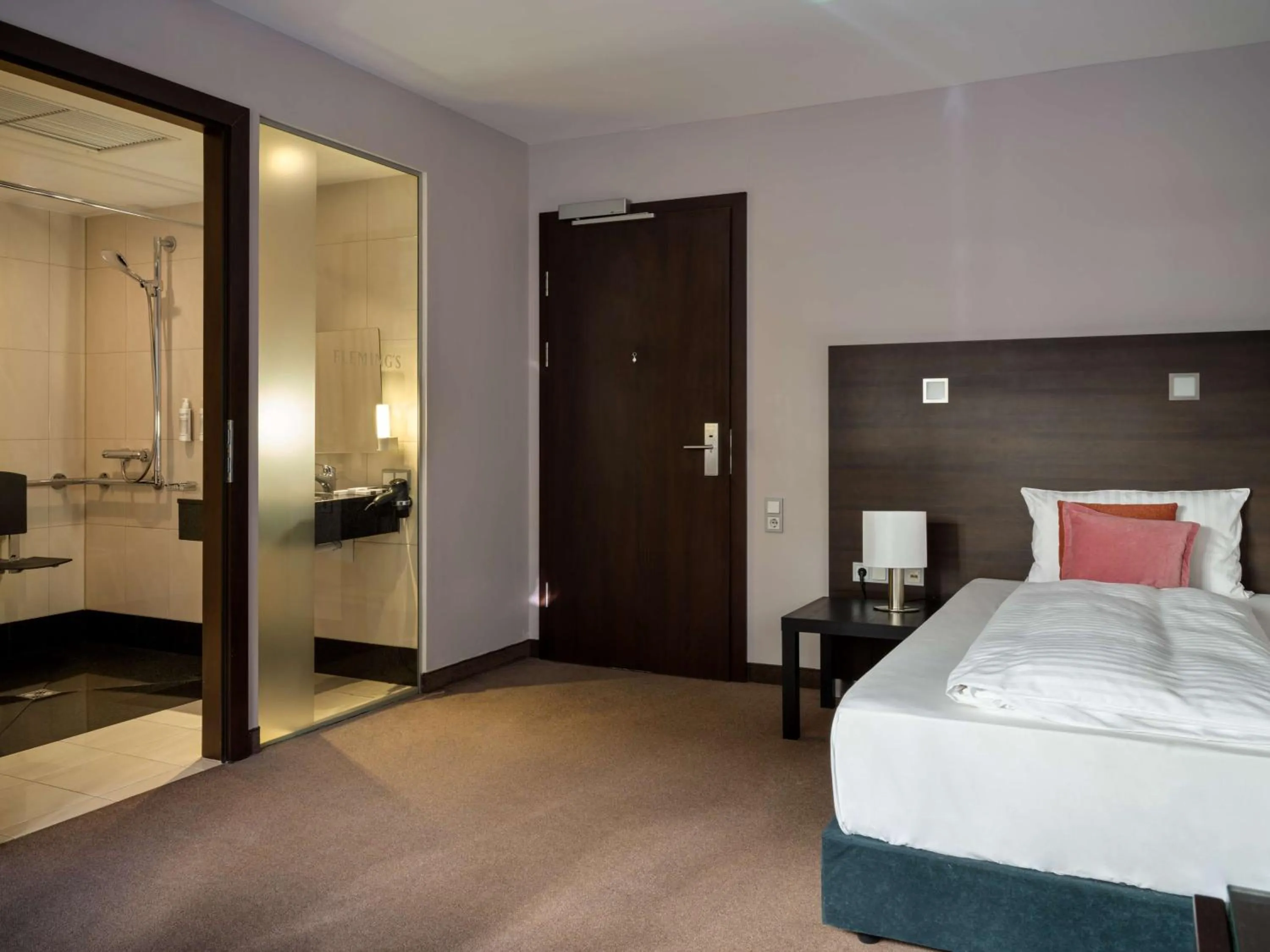 Bathroom, Bed in Flemings Hotel Wien-Stadthalle