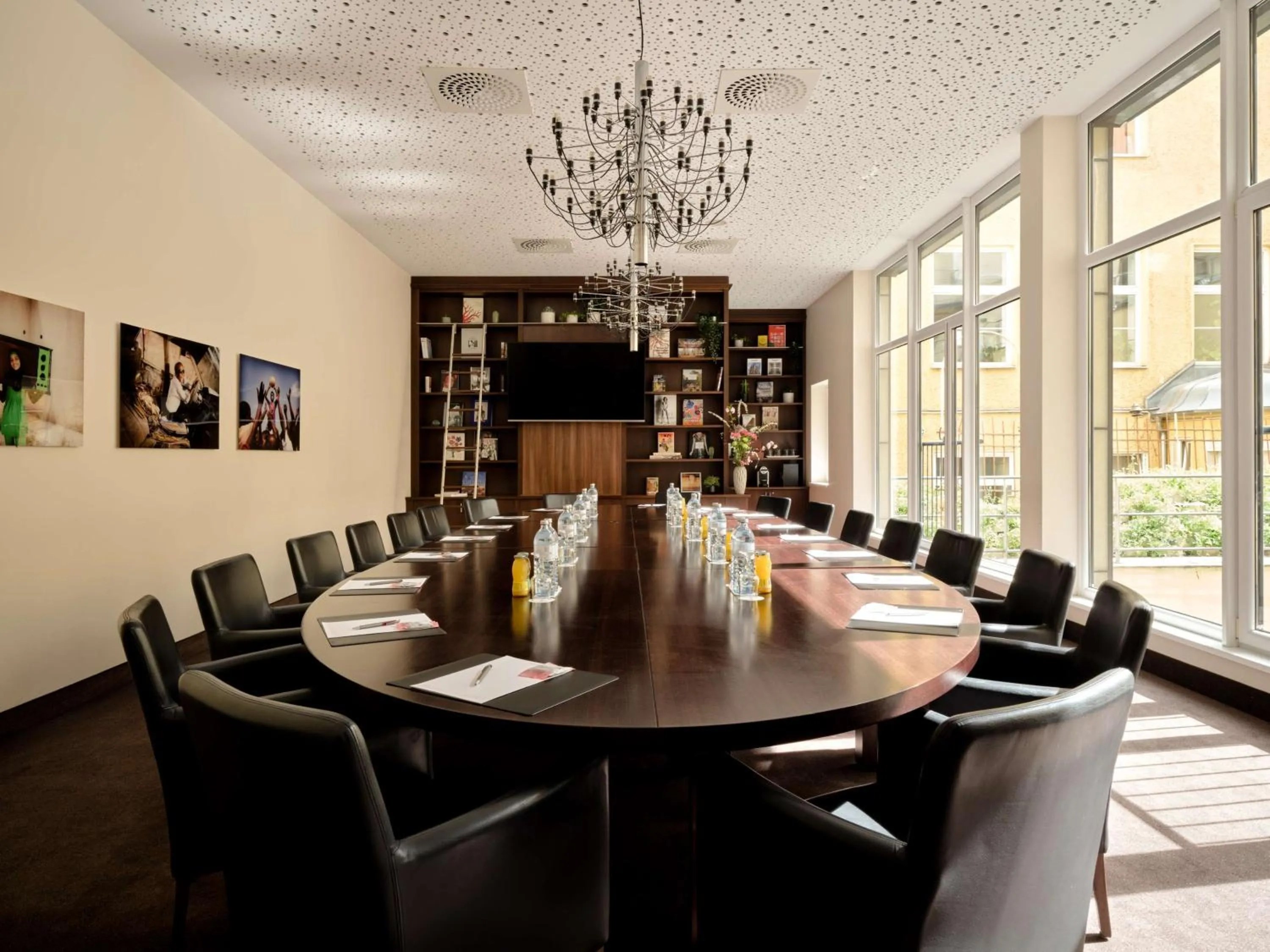 Library in Flemings Hotel Wien-Stadthalle