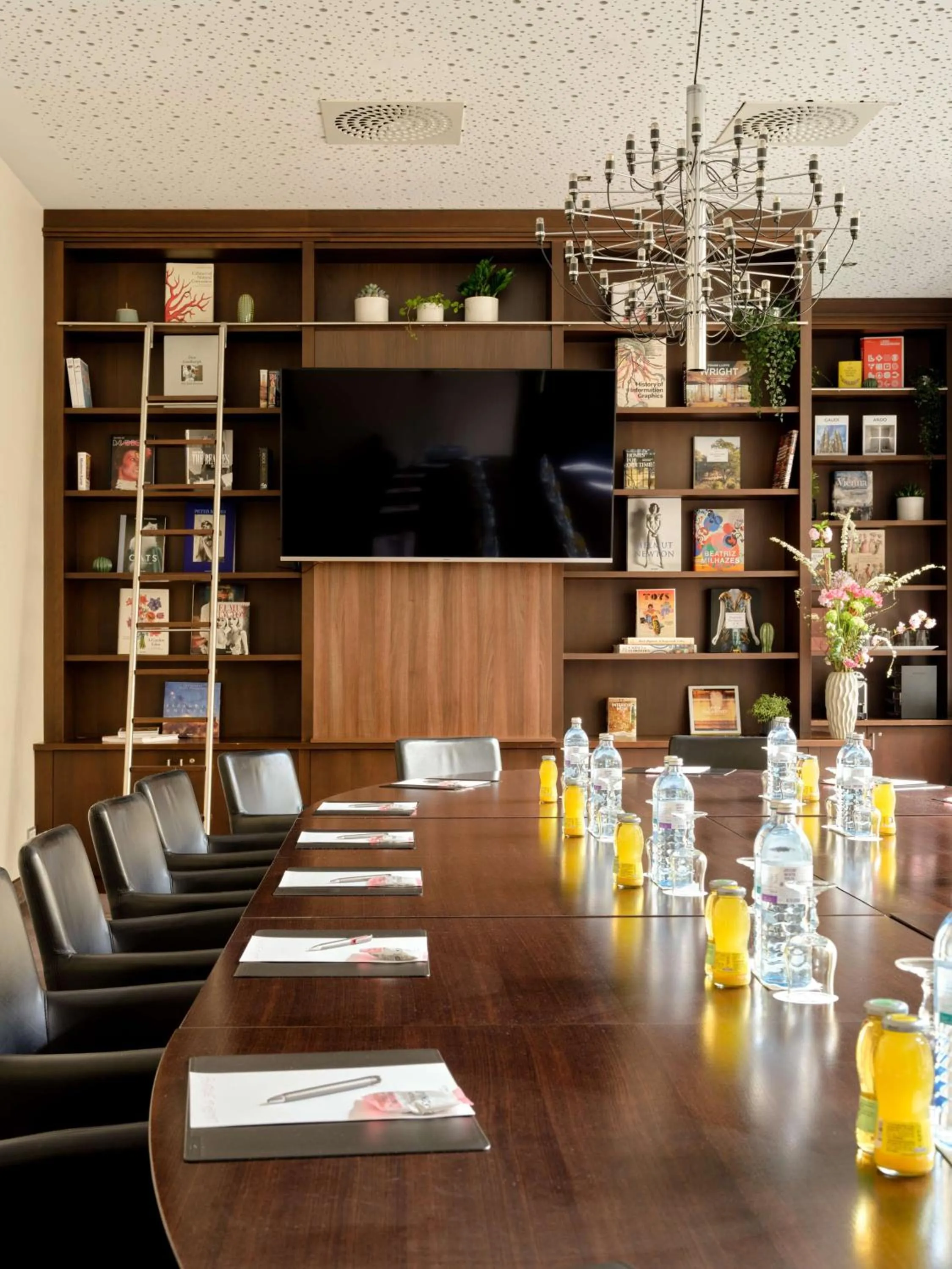 Library in Flemings Hotel Wien-Stadthalle