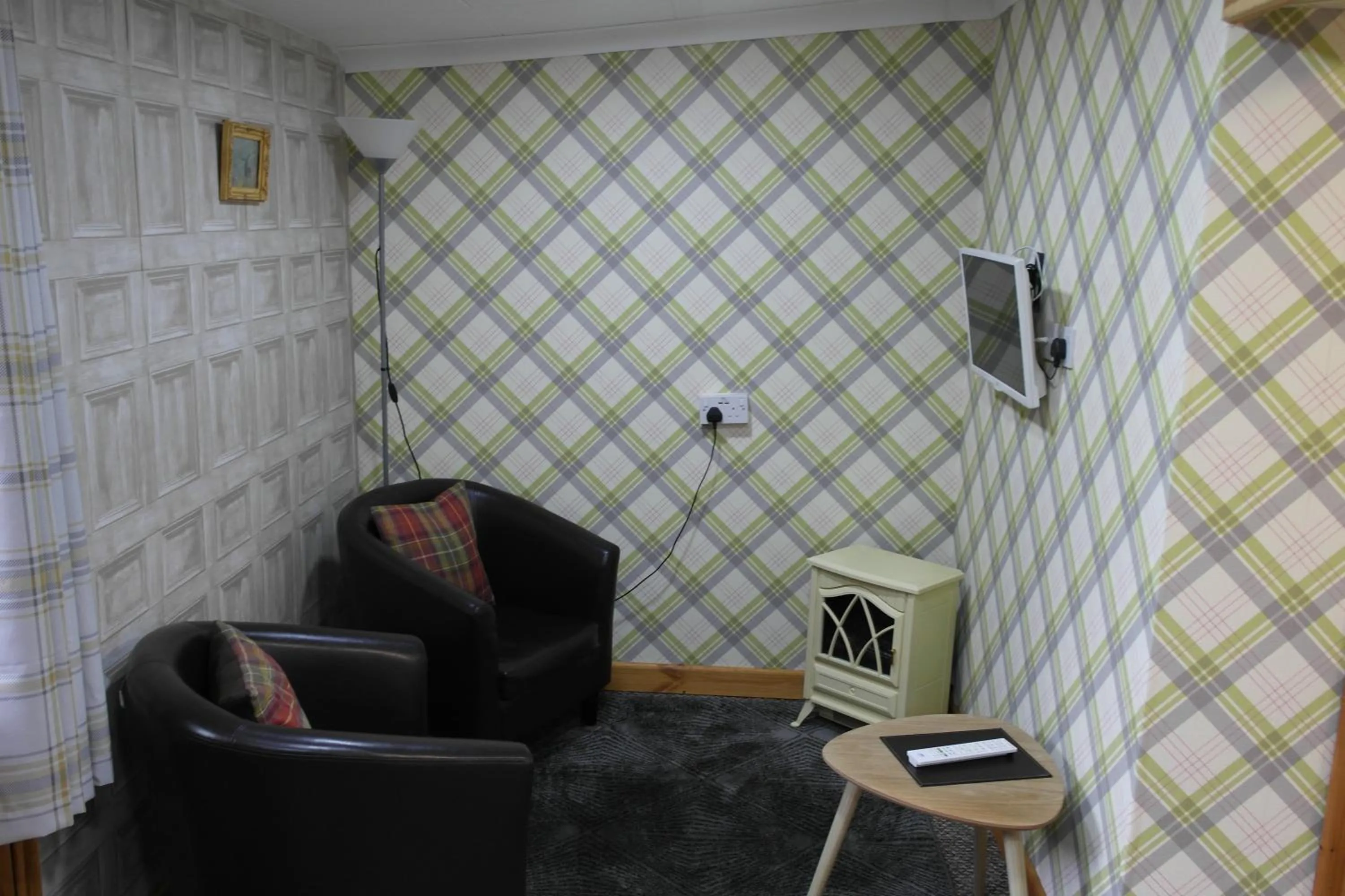 Twin Room with Private Bathroom in The Steading Highland Glen Lodge