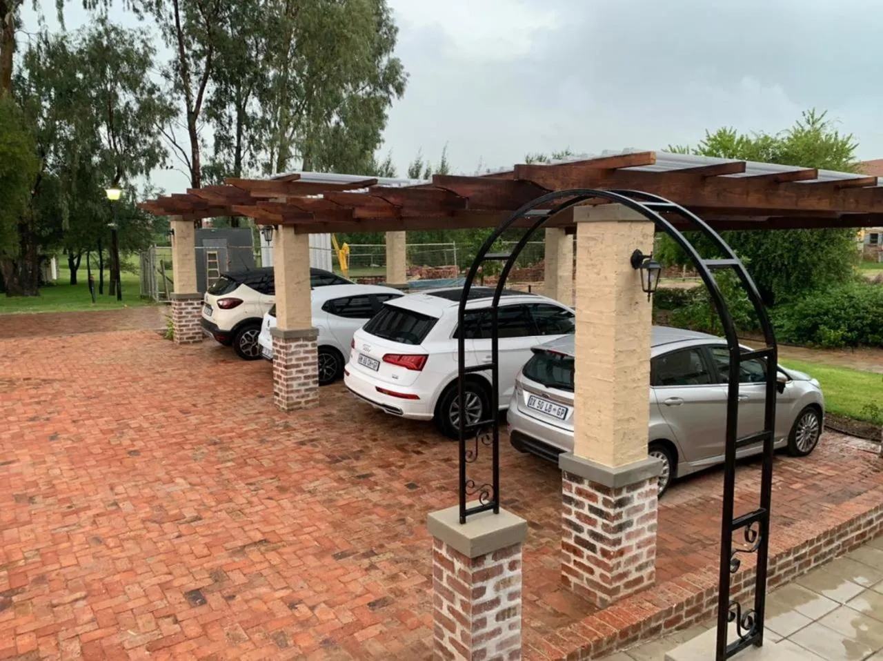 Spring in Pont de Val - La Rivière Apartments