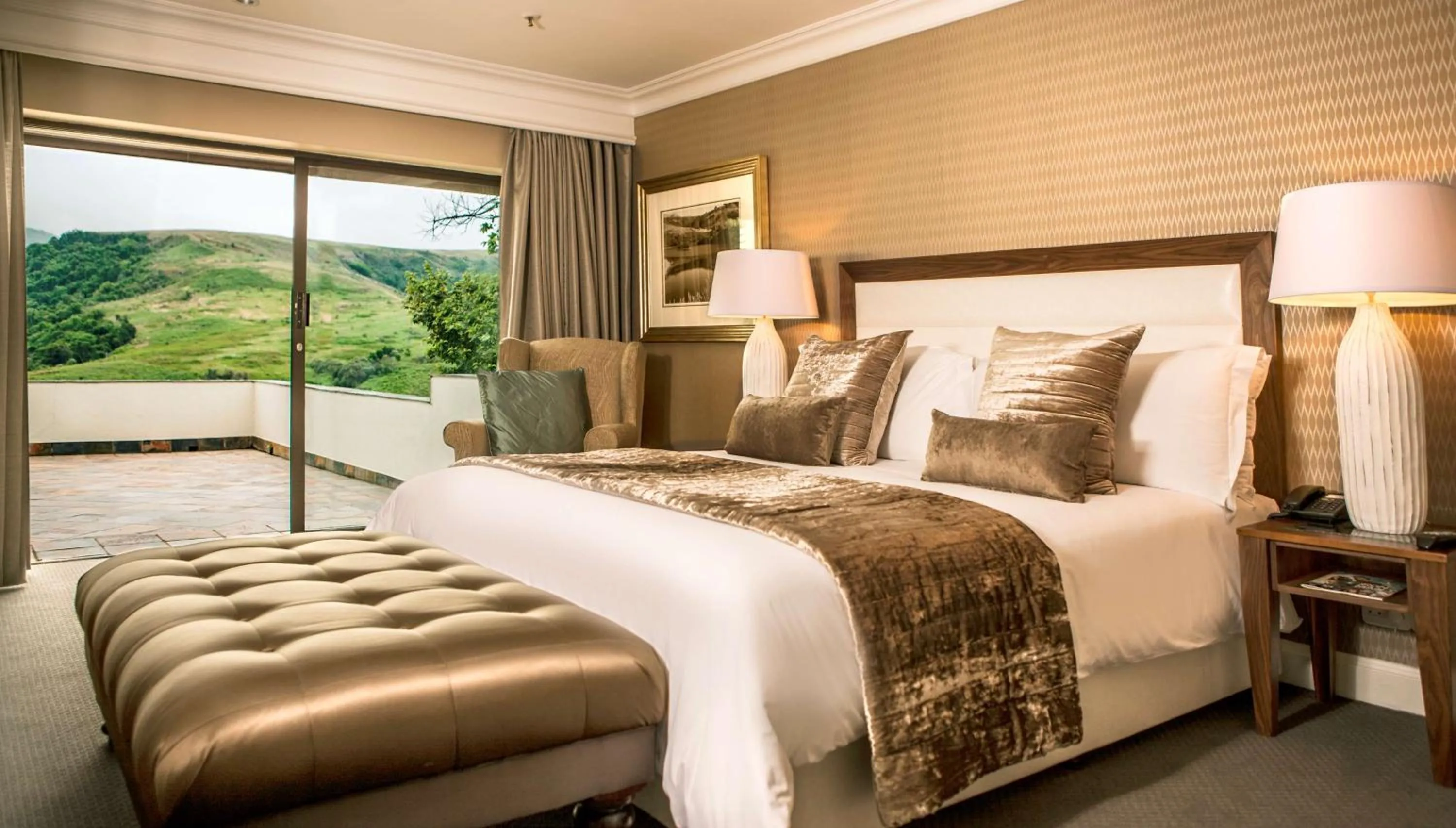 Photo of the whole room, Bed in Drakensberg Sun Resort