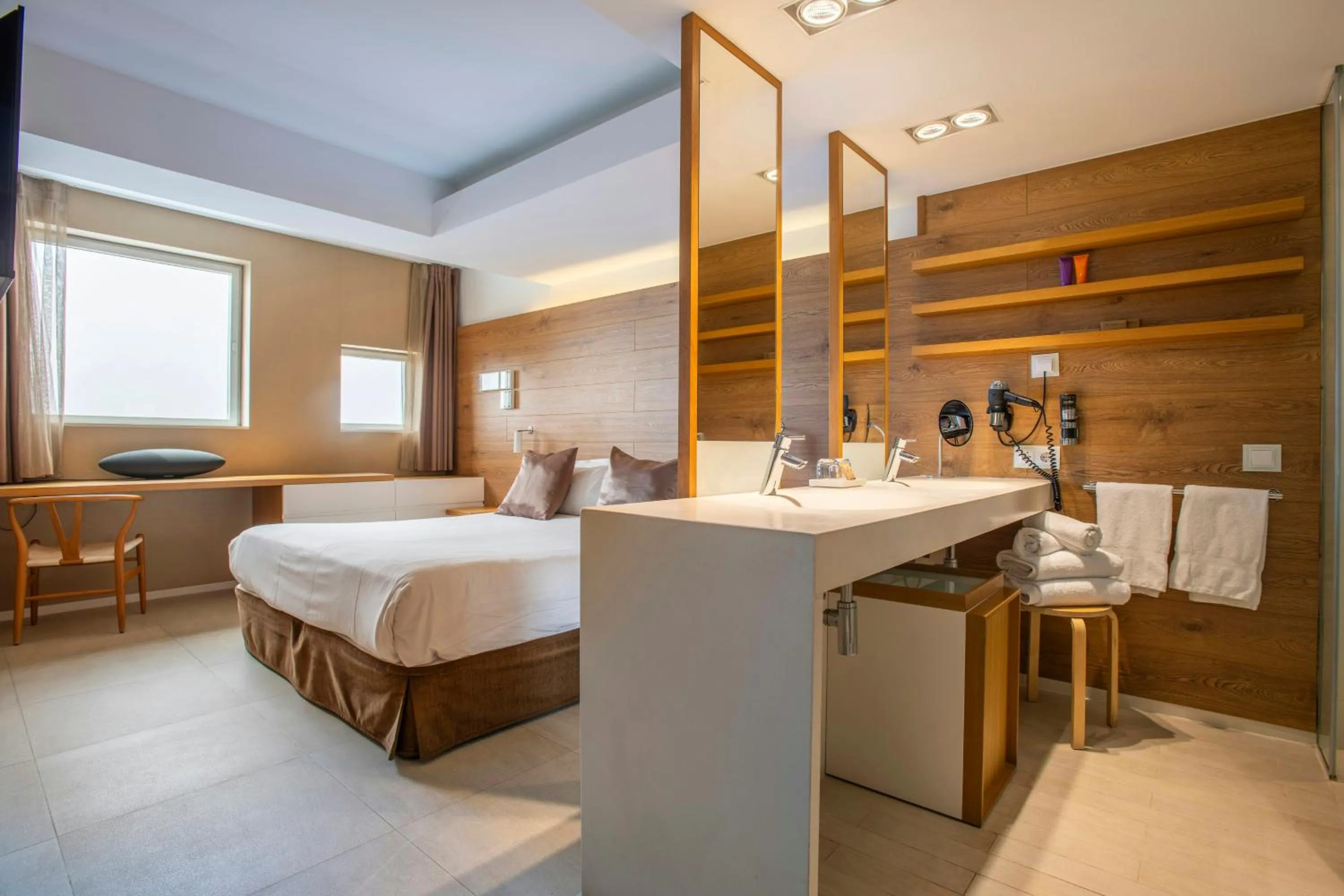 Bathroom, Bed in Leonardo Boutique Hotel Mallorca Port Portals - Adults only